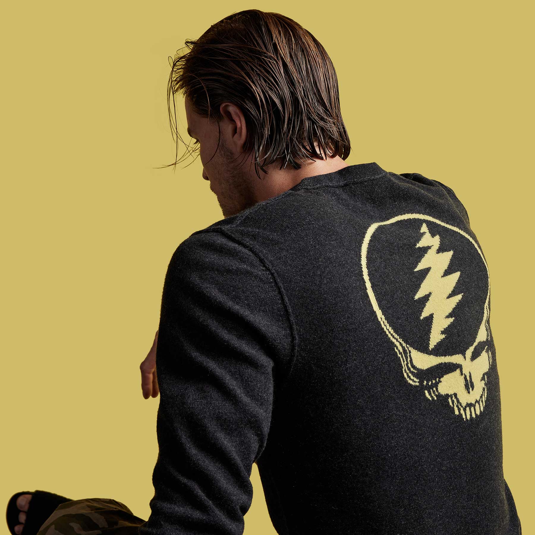 Grateful Dead Recycled Cashmere Sweater - Anthracite Grey | Vintage-Inspired Soft & Warm Pullover for Men & Women | Perfect for Concerts, Casual Outings & Cozy Winter Days