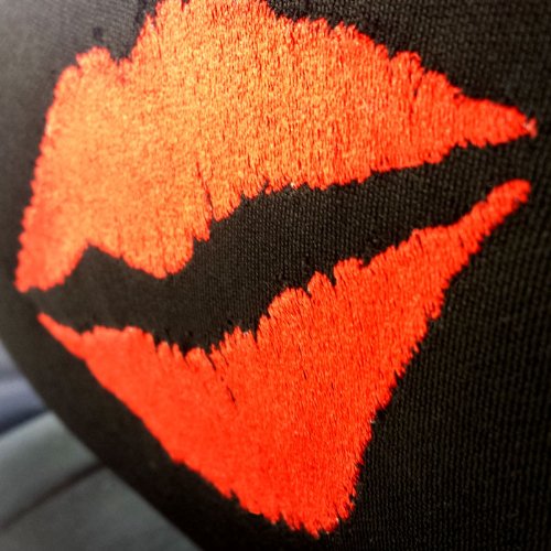 Betty Boop Vintage Style Low Back Car Seat Covers & Steering Wheel Cover Set with Kiss Embroidery - Perfect for Classic Car Enthusiasts & Retro Style Lovers