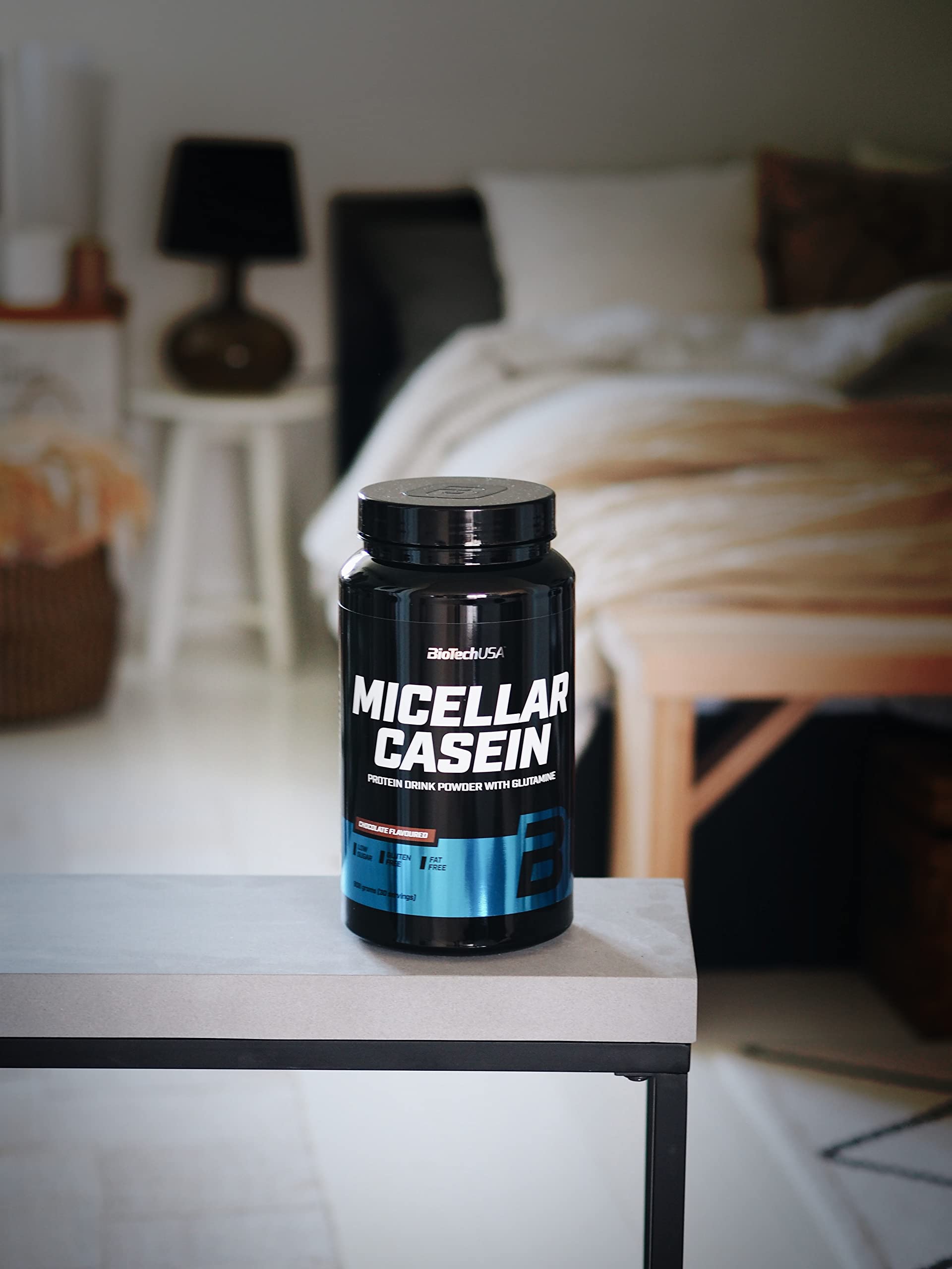 BioTechUSA Micellar Casein Protein Powder - Vanilla Flavor, 908g (2 lbs) for Muscle Recovery & Nighttime Protein | Slow-Digesting Supplement for Athletes & Fitness Enthusiasts