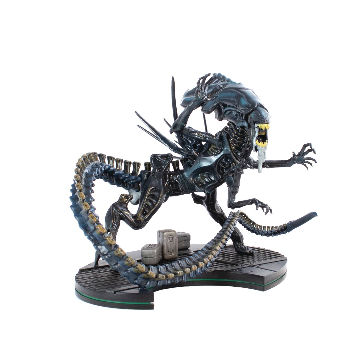 Alien Queen Q Fig Max Elite Diorama Statue - Premium Collectible Figure for Movie Fans, Home Decor, and Gift Giving