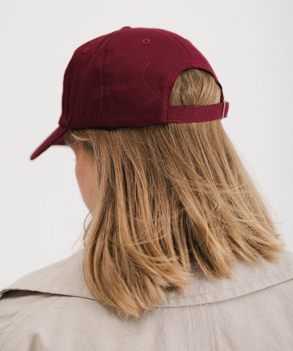 Gigi Crest Baseball Cap for Men & Women - Adjustable Dad Hat with Embroidered Logo - Perfect for Outdoor Sports, Casual Wear & Sun Protection