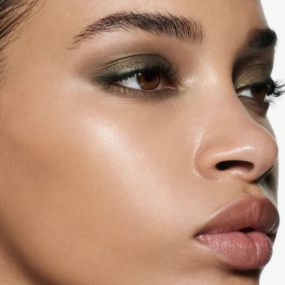 Victoria Beckham Beauty Eye Wardrobe - Luxury Eyeshadow Palette for Smoky & Natural Looks | Perfect for Day to Night Makeup & Special Occasions