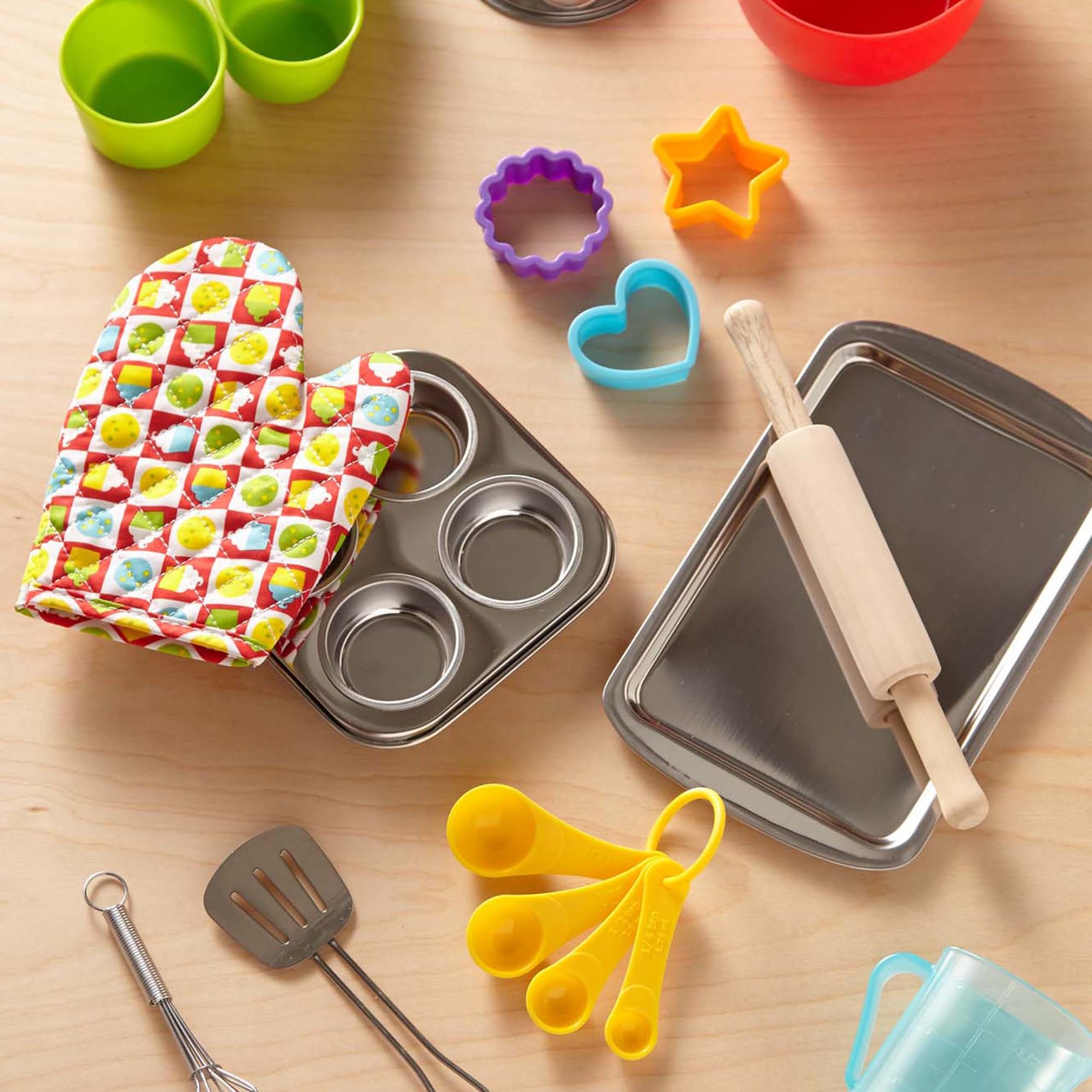 Melissa & Doug 20-Piece Baking Play Set - Pretend Play Kitchen Accessories for Kids - Perfect for Imaginative Play & Role-Playing Games