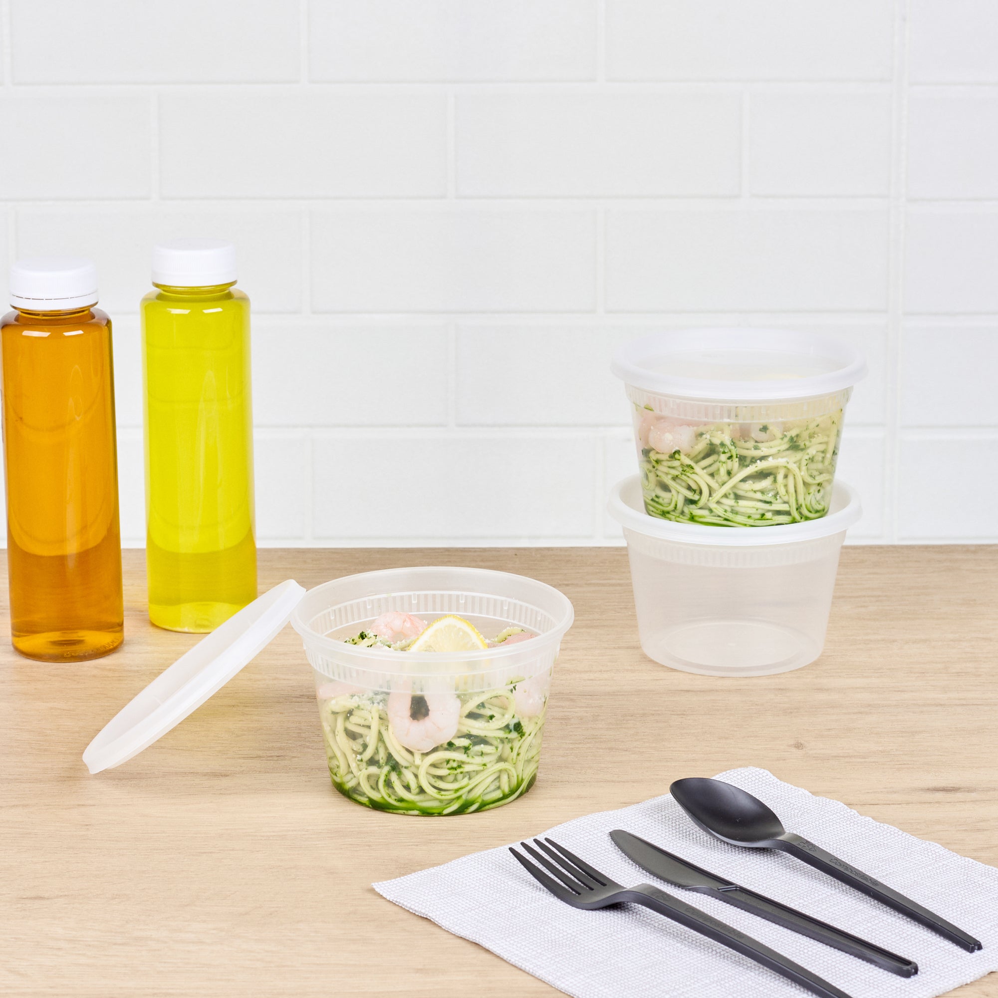 16 oz Round Clear Plastic Soup Containers with Lids - Microwave Safe, 4.5