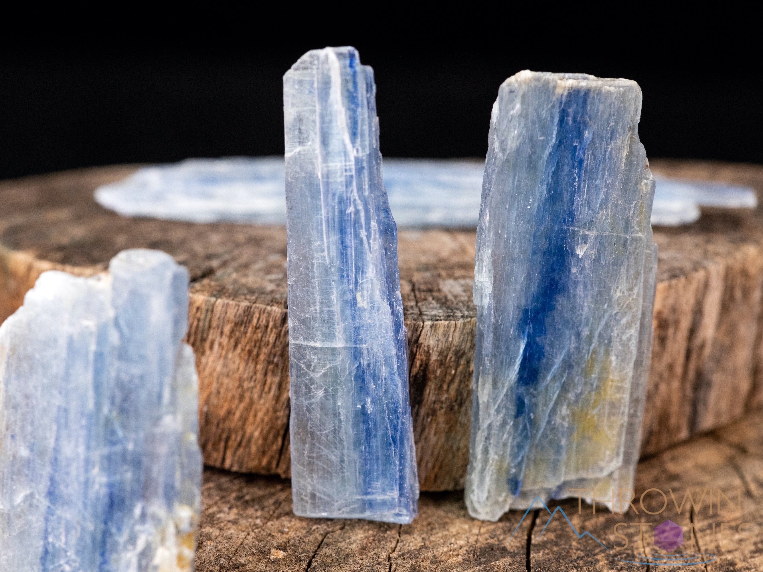 Natural Raw Blue Kyanite Crystals - Healing Stones for Meditation, Chakra Balancing & Energy Cleansing | Metaphysical Home Decor, Raw Rocks & Minerals Collection | Perfect for Yoga Spaces, Altars & Spiritual Healing (E0762)