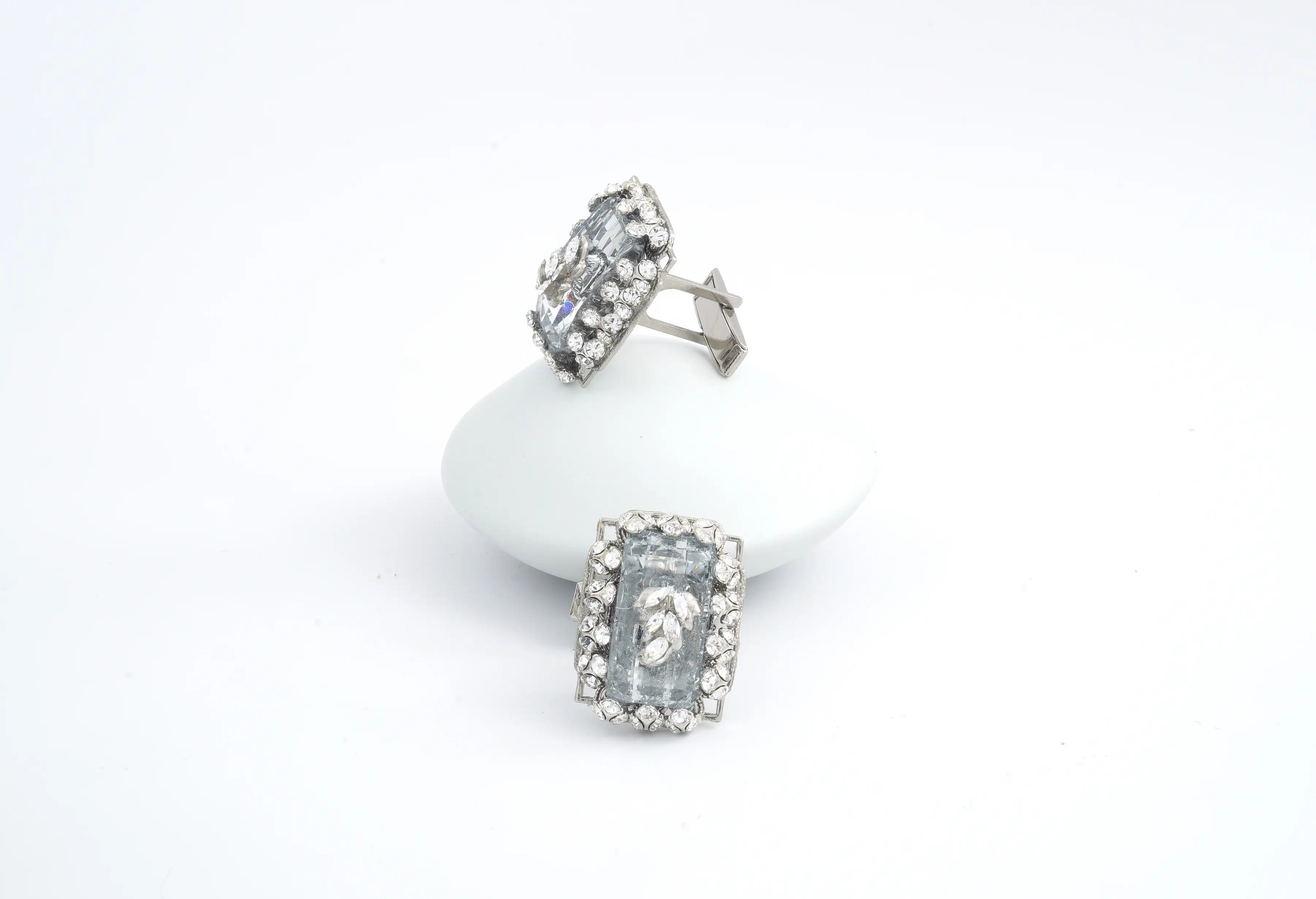 Clinton Cufflinks for Men - Elegant & Stylish Dress Shirt Accessories - Perfect for Weddings, Business Meetings & Formal Events