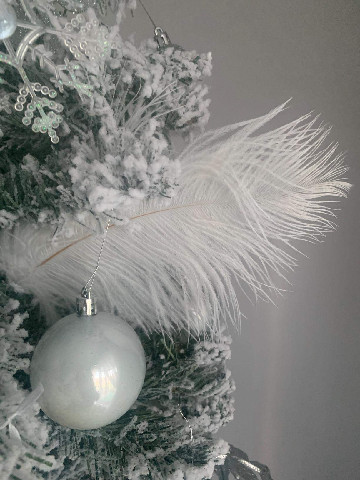 Natural Ostrich Feathers 10-12 inch (25-30cm) - 10pcs White Decorative Feathers for Wedding Centerpieces, Home Decor, Flower Arrangements, DIY Crafts, Christmas Decorations - Perfect for Table Settings, Bouquets, and Party Decor