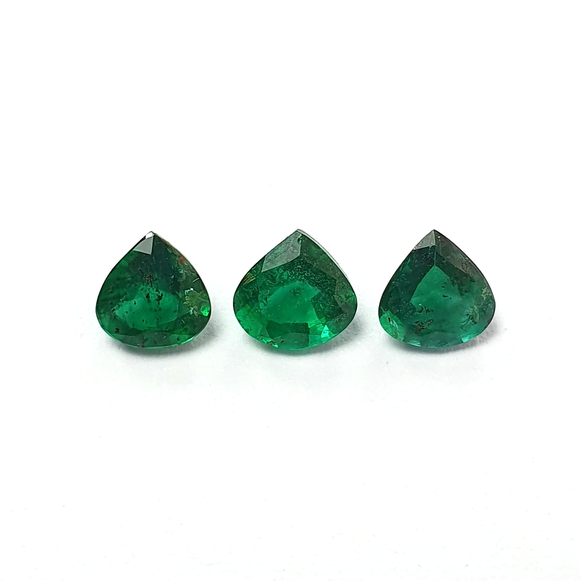 Natural Green Emerald Heart Shape Gemstone Set - 1.35cts Untreated 5.2mm-5.4mm (3pcs) | Emerald Jewelry for Engagement Rings, Necklaces & Earrings | Premium Fancy Cut Loose Gemstones for Jewelry Making