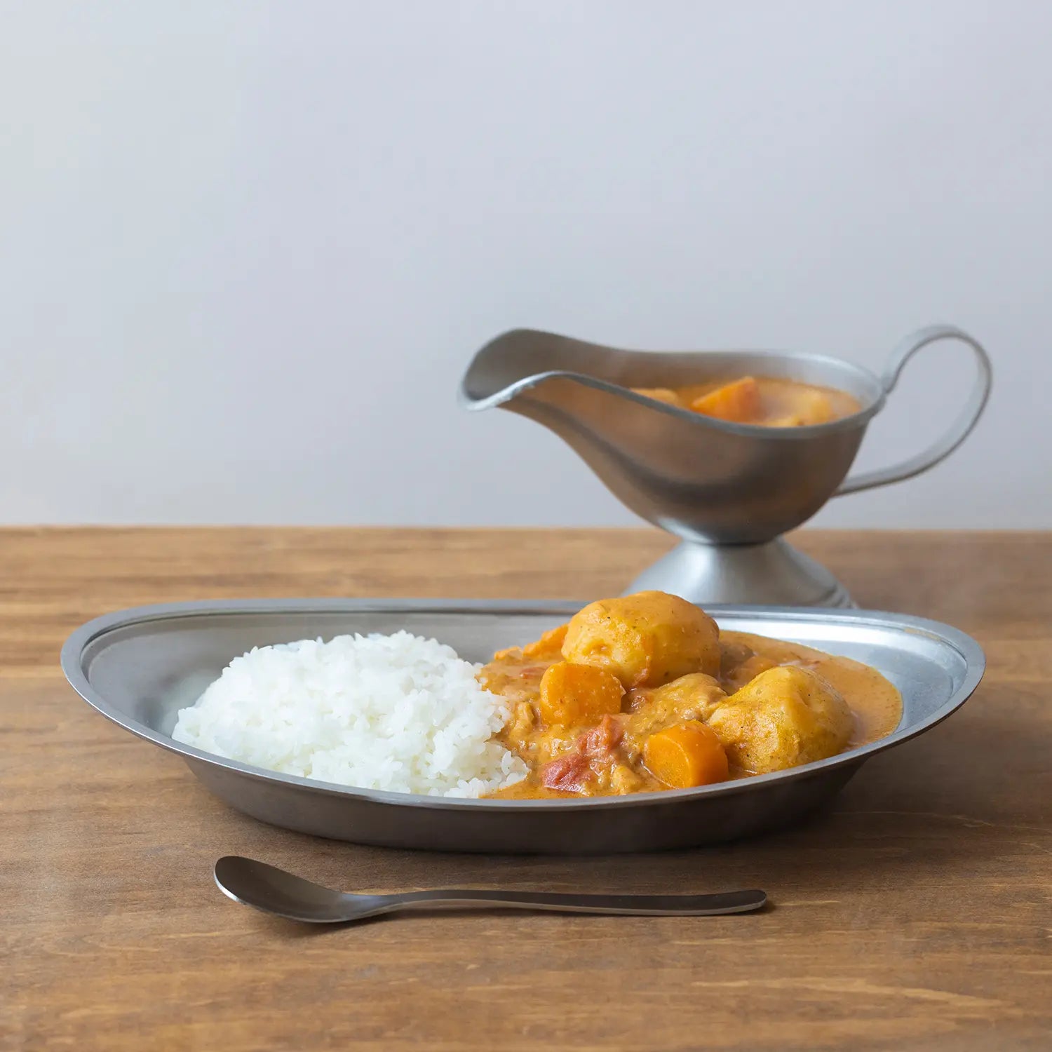 Aoyoshi Vintage Stainless Steel Curry Plate - Elegant Serving Dish for Indian, Japanese & Thai Cuisine | Perfect for Restaurants, Home Dining & Party Entertaining