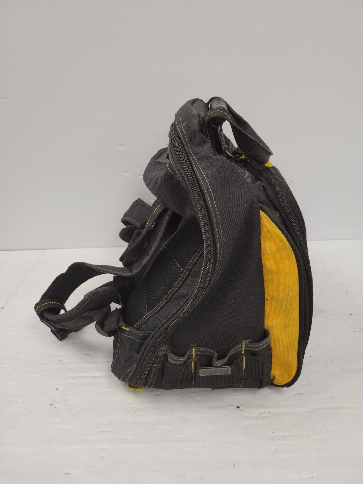 DEWALT 1 Zipper Tool Bag - Heavy Duty Storage for Tools & Accessories - Perfect for Construction, DIY Projects & On-the-Go Professionals