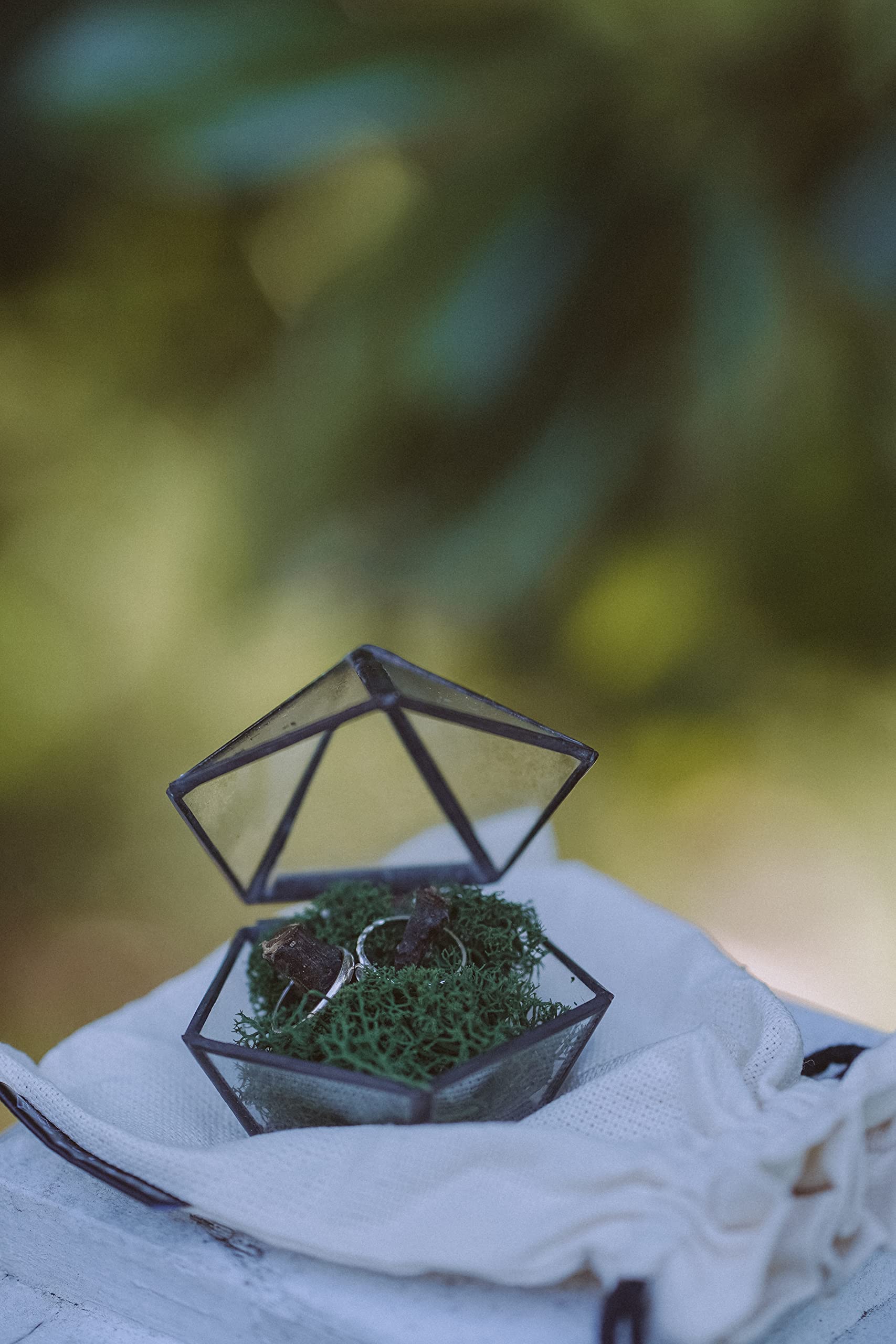 Elegant Black Glass Ring Box for Wedding Ceremony - Ring Bearer Pillow & Proposal Engagement Ring Holder - Perfect for Wedding, Engagement, and Gift Giving