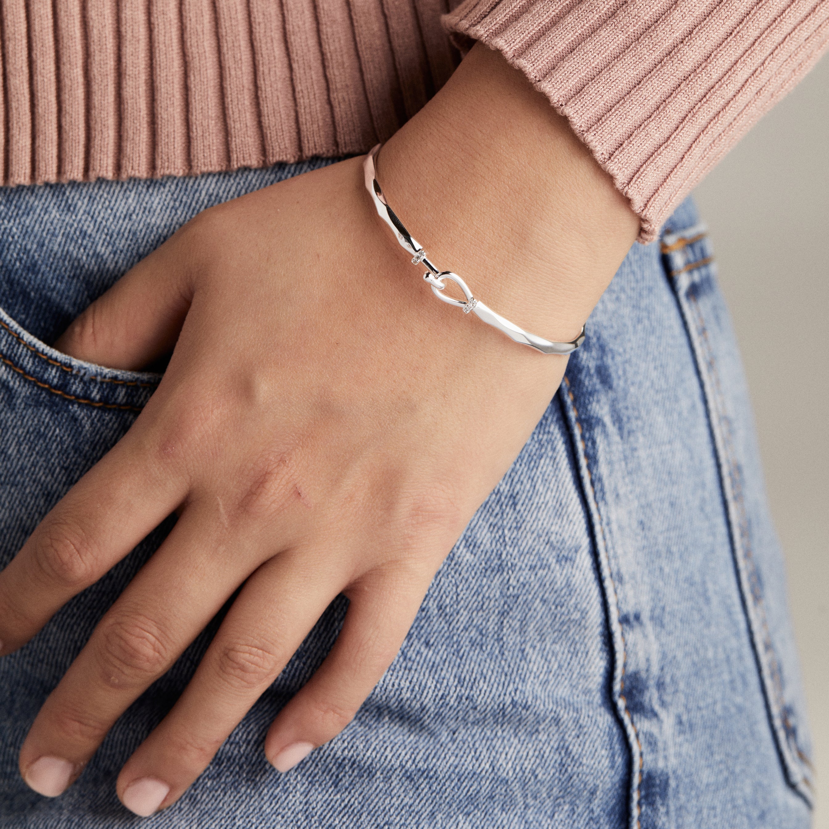 Faceted Hook Tension Bracelet - Adjustable Crystal Beaded Stretch Bracelet for Women - Perfect for Yoga, Meditation & Everyday Wear