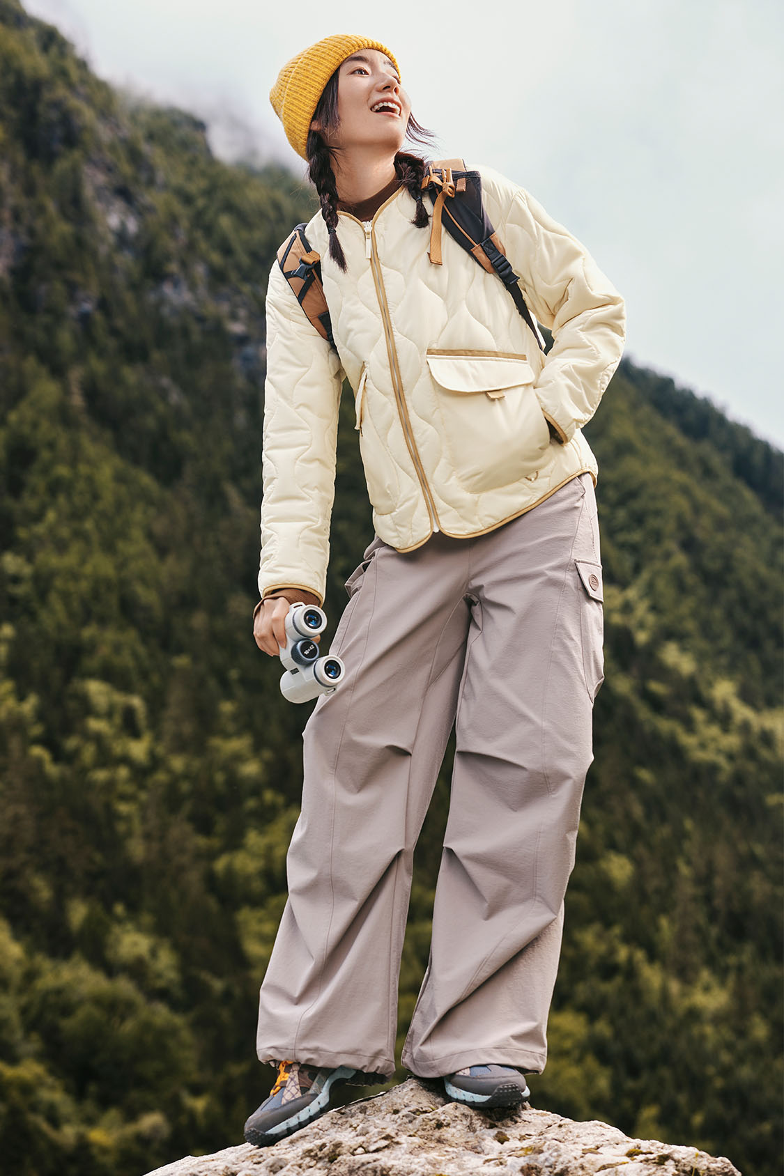 WarmCrew Women's Midweight Fleece Jacket - Lightweight Insulated Winter Coat for Hiking, Camping & Outdoor Activities