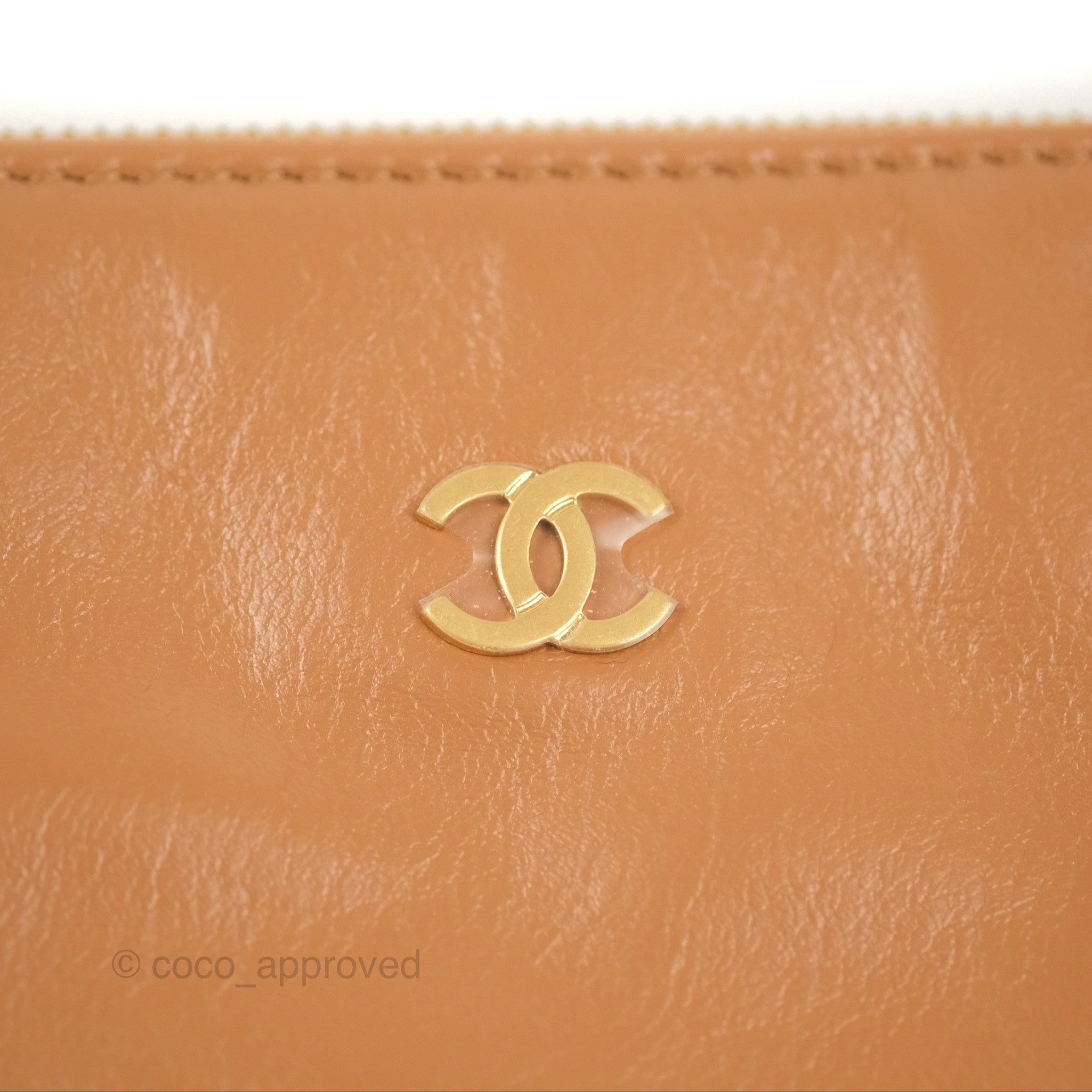 Chanel 22 Small Handbag in Caramel Beige Shiny Calfskin Leather with Aged Gold Hardware - Perfect for Everyday Use & Luxury Fashion Accessories