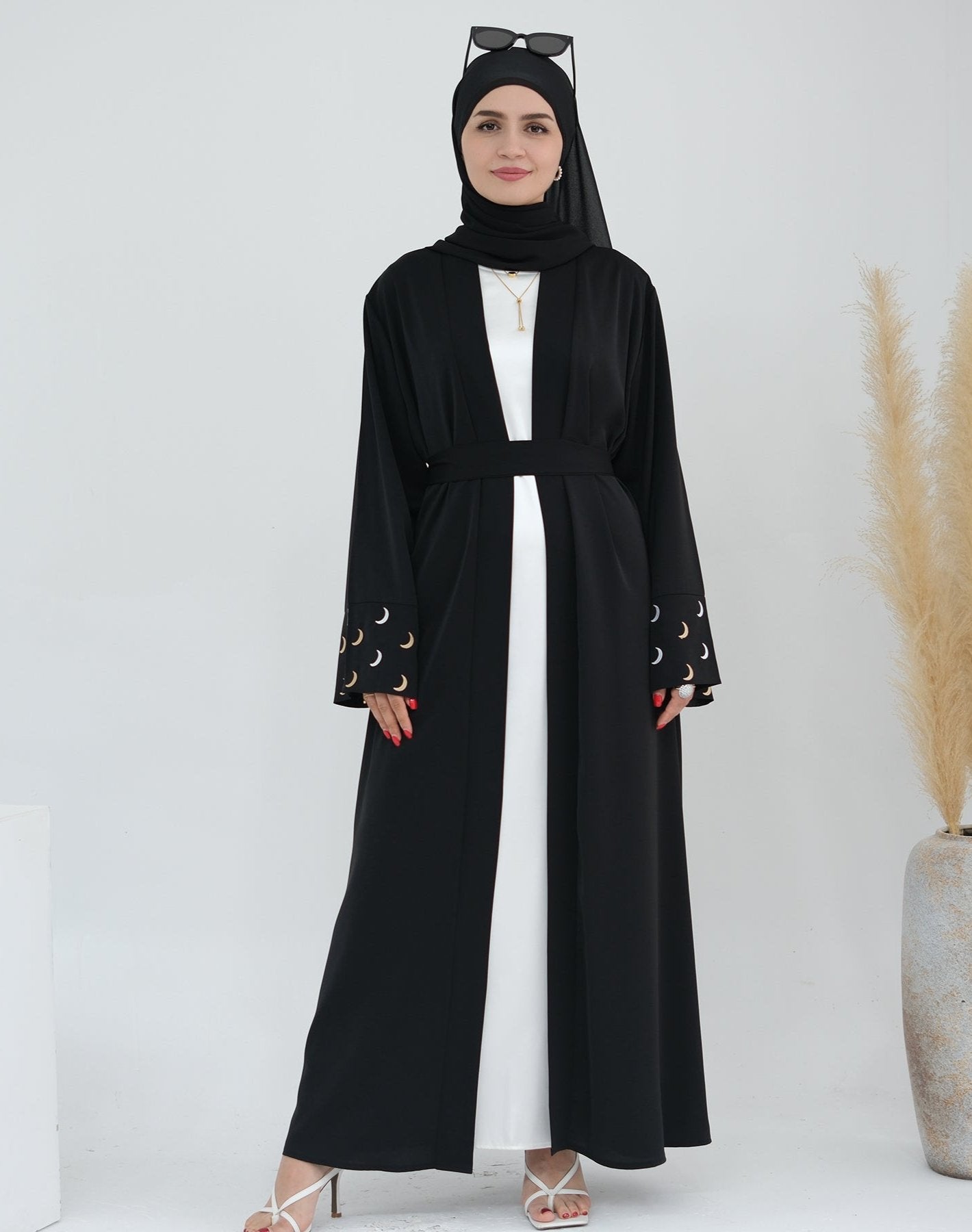 Elegant Black Muna Open Abaya Kimono - Modest Muslim Dress for Women - Perfect for Prayer, Daily Wear & Special Occasions
