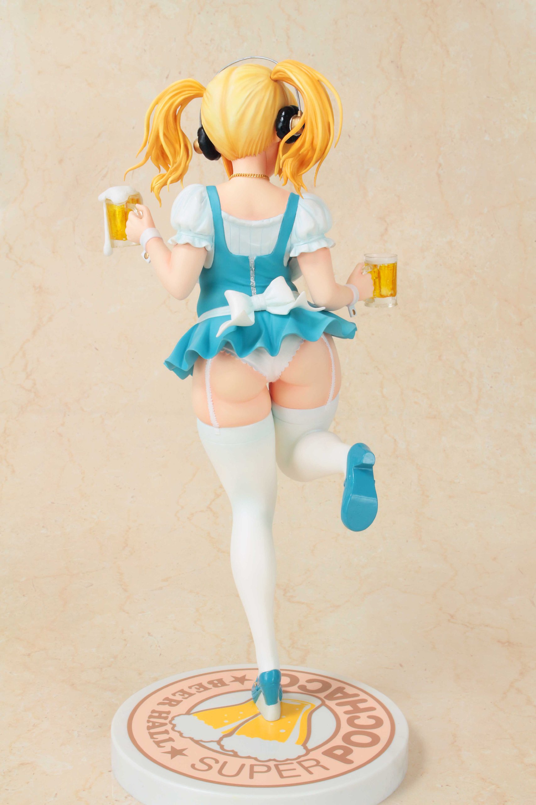 Aplus Nitro Super Sonic: Super Pochaco Beer Girl PVC Figure (1:6 Scale) - Anime Collectible for Display & Gaming Room Decor