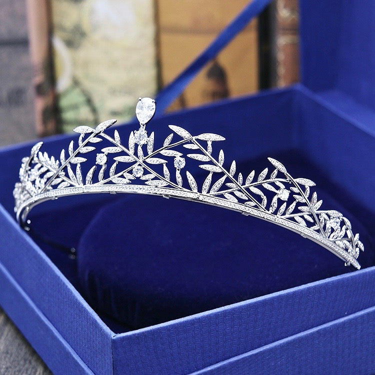 Julia Silver Cubic Zirconia Bridal Tiara - Elegant Wedding Crown for Bride, Bridesmaids & Prom | Perfect for Weddings, Pageants & Special Occasions
