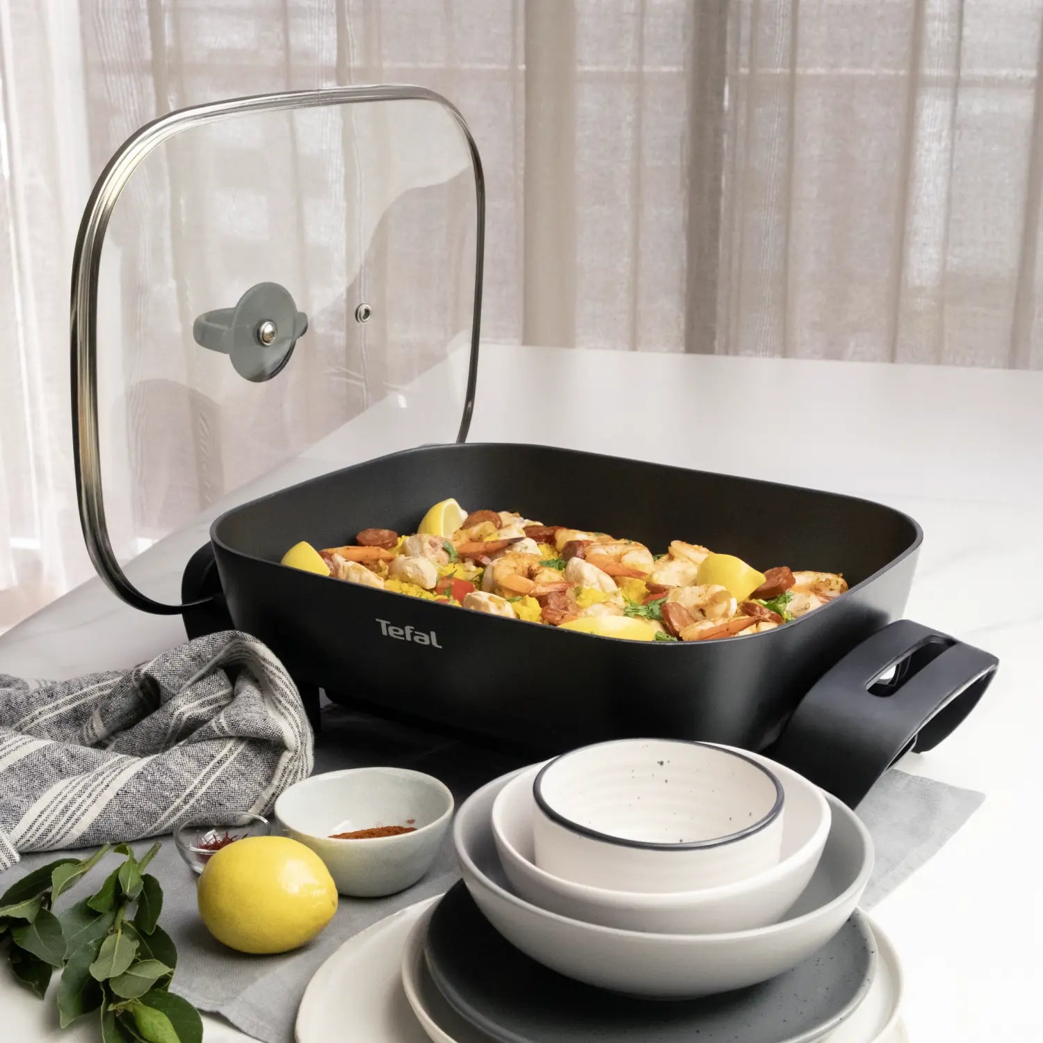 Tefal KC6018 Easy Banquet Electric Frypan - Large Nonstick Skillet for Frying, Sautéing & Cooking - Perfect for Family Dinners & Holiday Meals
