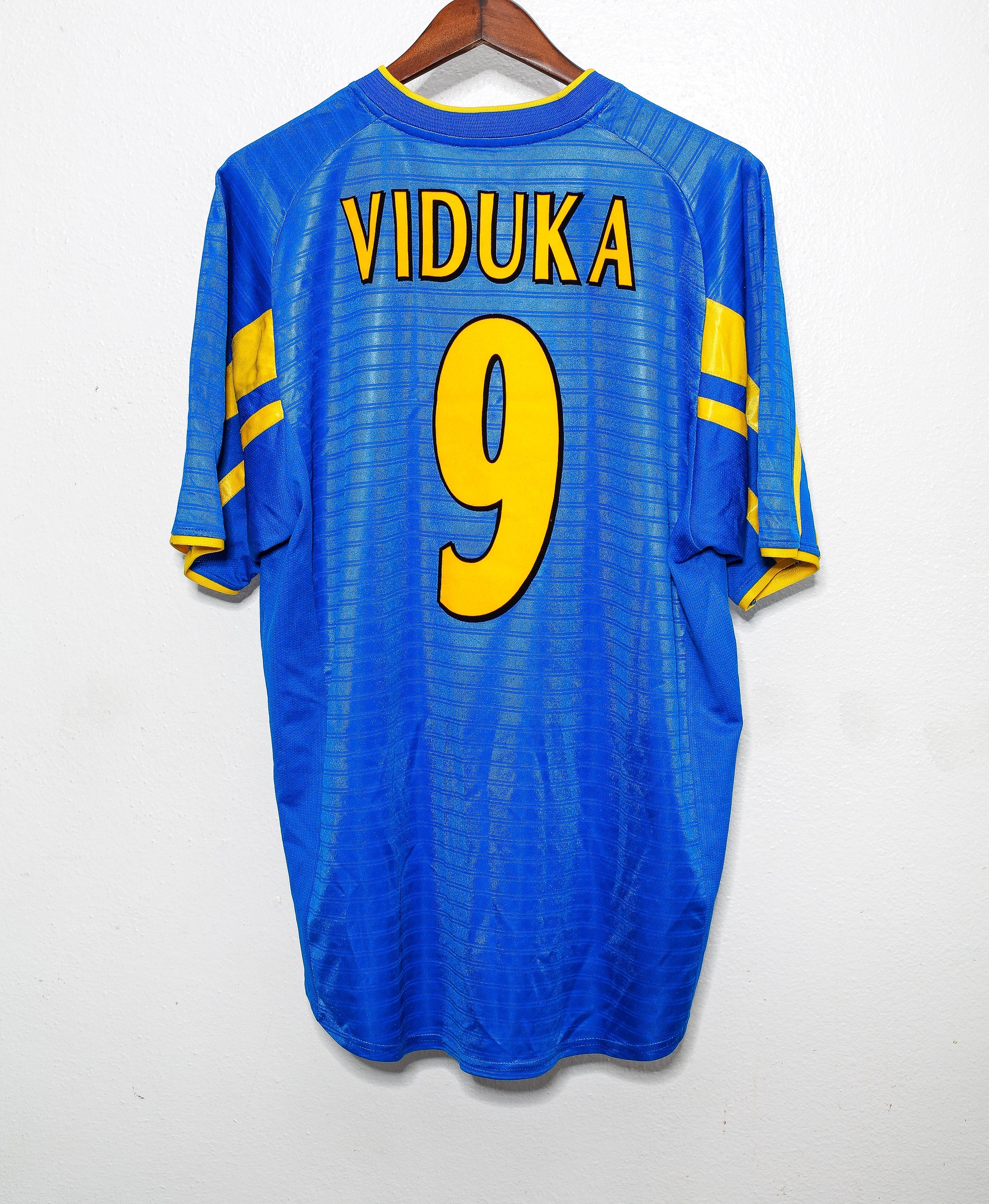 2001 Leeds United Away Jersey #9 Mark Viduka - XL Size - Vintage Football Shirt for Fans & Collectors - Perfect for Matchdays, Gifts & Memorabilia Display