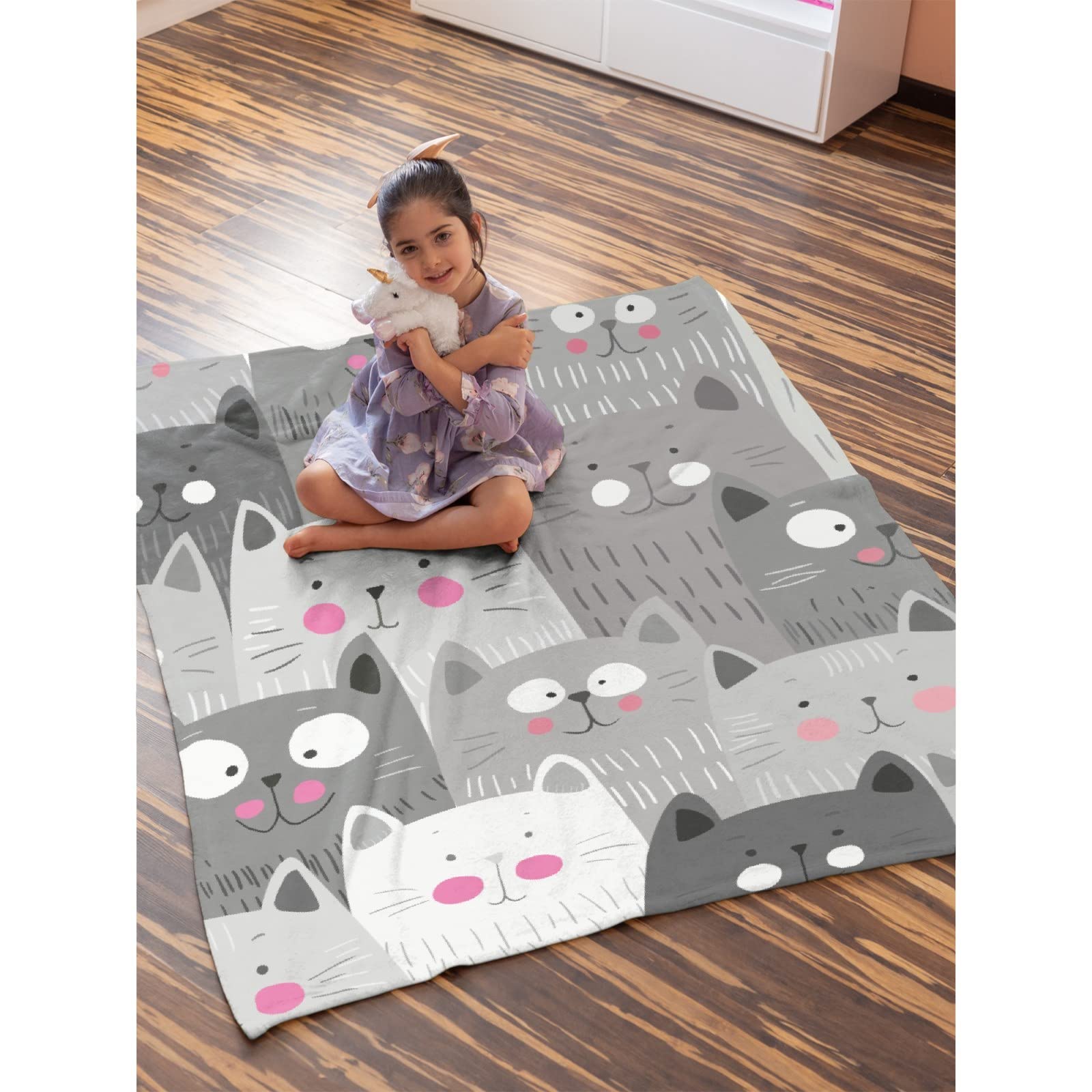 Darani Cute Cats Blanket - Lightweight, Super Soft & Cozy Flannel Throw Blanket (40x30 Inches) - Perfect for Pet Beds, Sofa, Travel & Home Decor - Warm & Comfortable for Cats & Small Pets