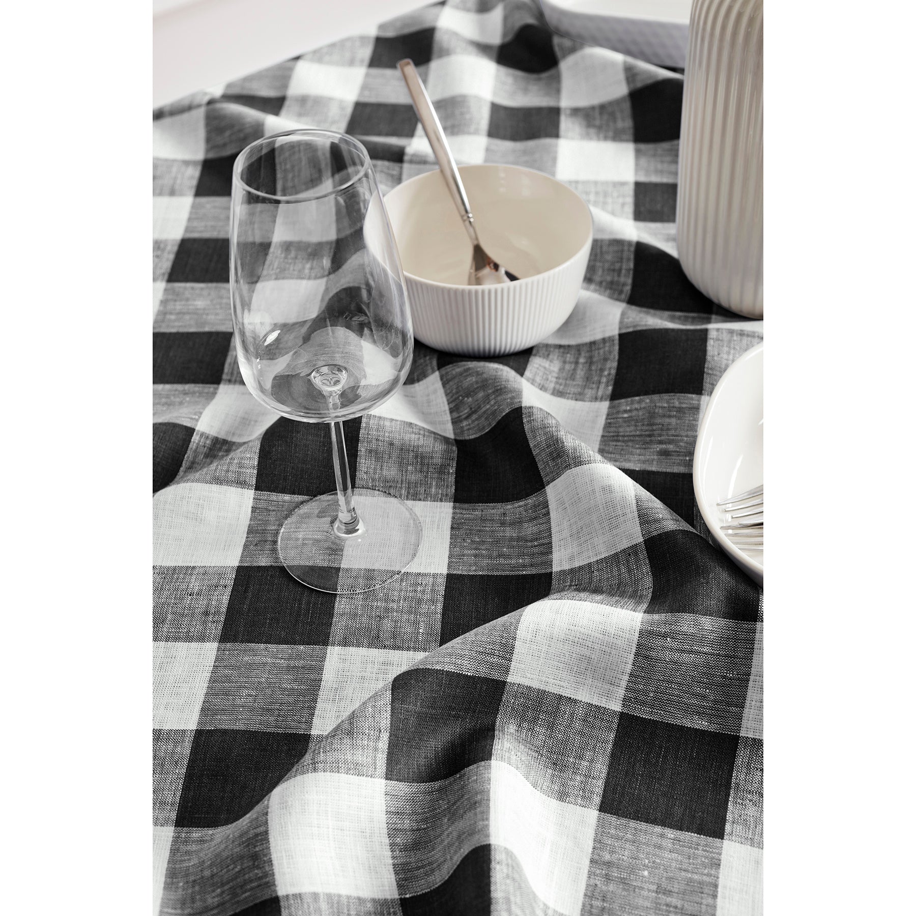Buffalo Check Table Throw - Soft & Stylish Plaid Table Cover for Dining Room, Kitchen, or Outdoor Picnic - Perfect for Holiday Decor & Cozy Gatherings