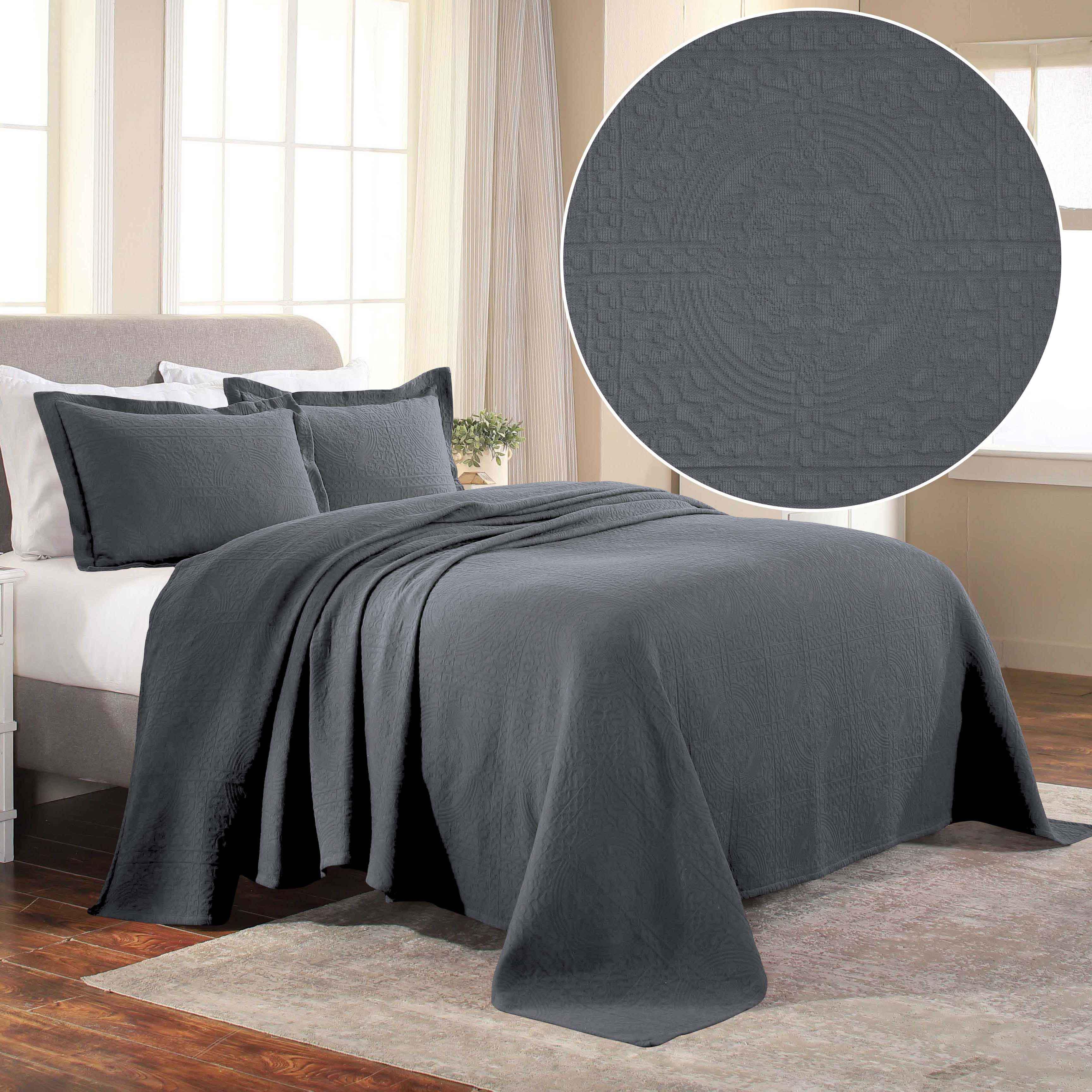 Fleur De Lis Jacquard Matelassé Cotton Medallion Bedspread Set - Queen Size Luxury Bedding for Master Bedroom & Guest Room Decor