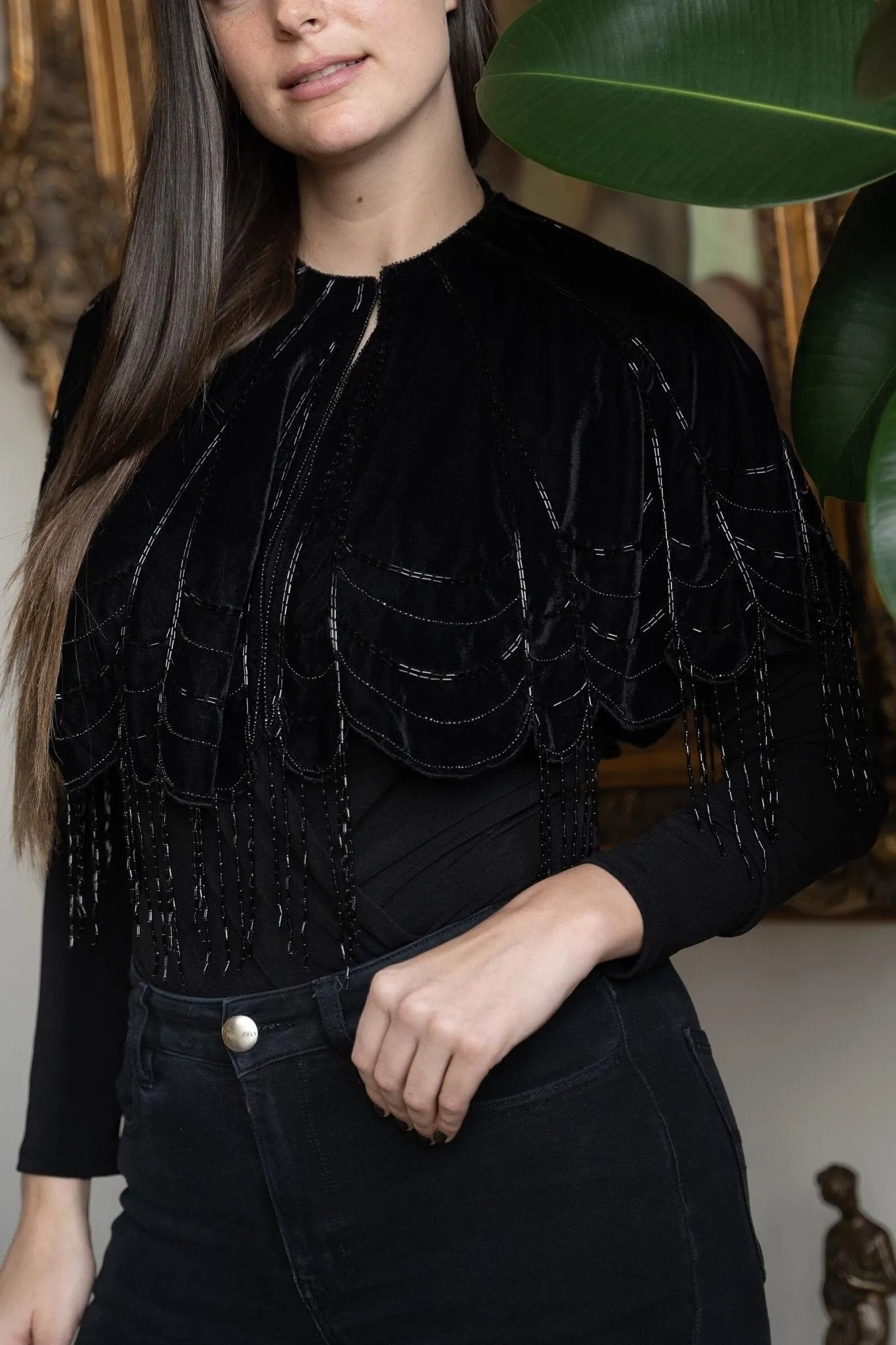 Elegant Scallop Embellished Velvet Capelet Shawl for Women - Perfect for Weddings, Evening Parties & Special Occasions