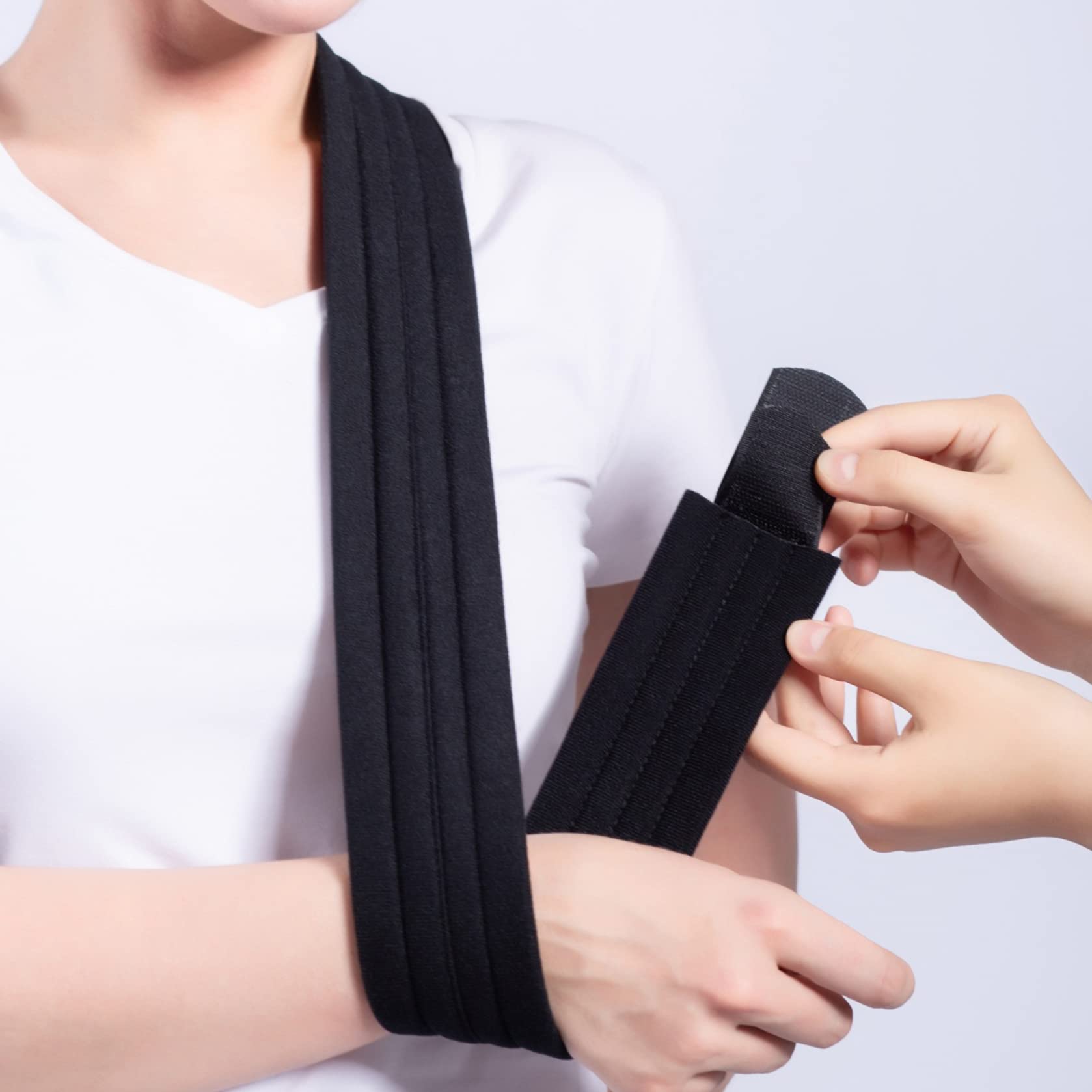 Adjustable Lightweight Arm Sling for Men & Women - Comfortable Left/Right Arm Support for Hand, Elbow Injuries (Black) - Ideal for Post-Surgery, Sports Injuries & Daily Recovery
