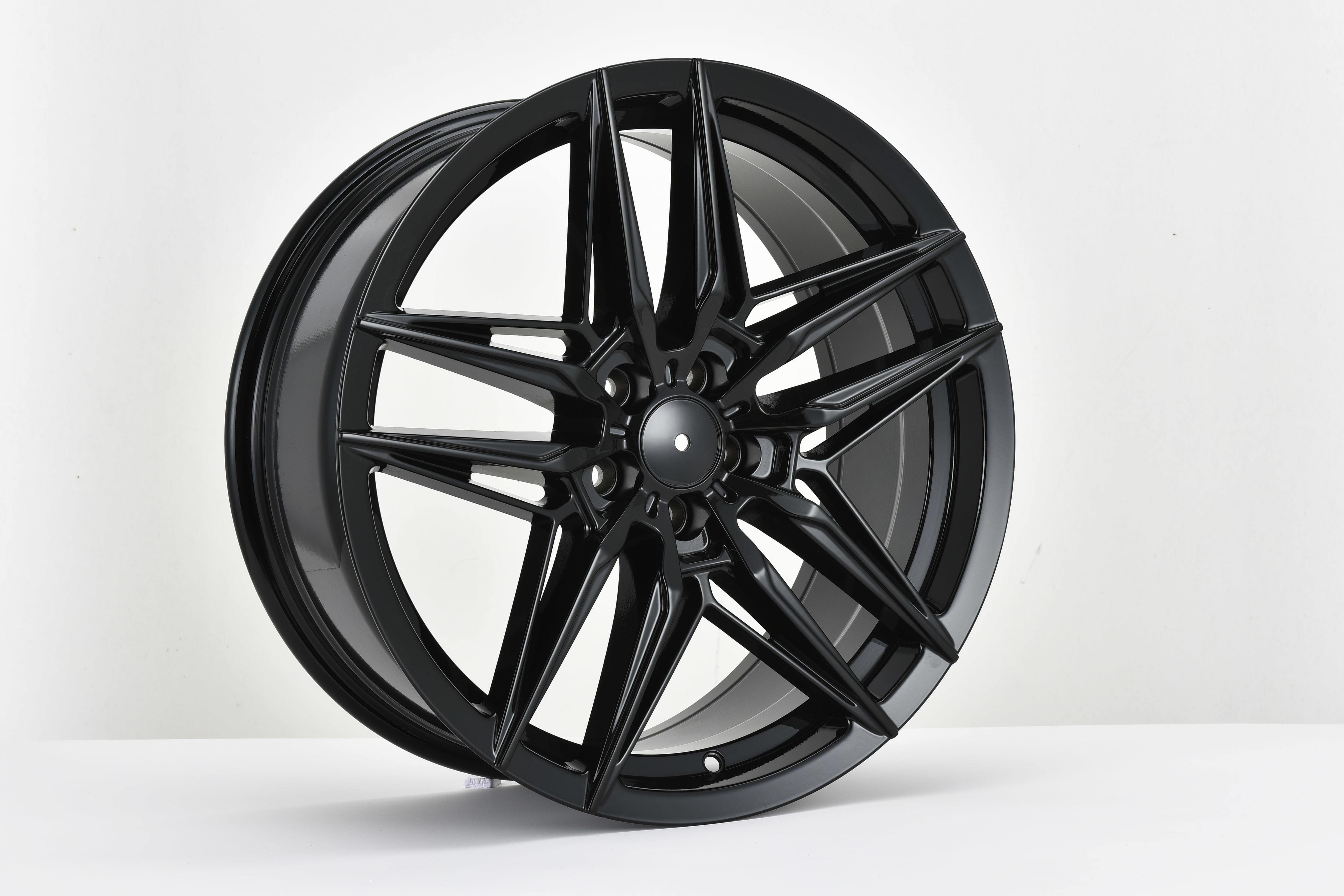 18 Blade Style Alloy Wheels - High Performance Car Rims for Sedans & SUVs - Perfect for Street Racing & Off-Road Adventures