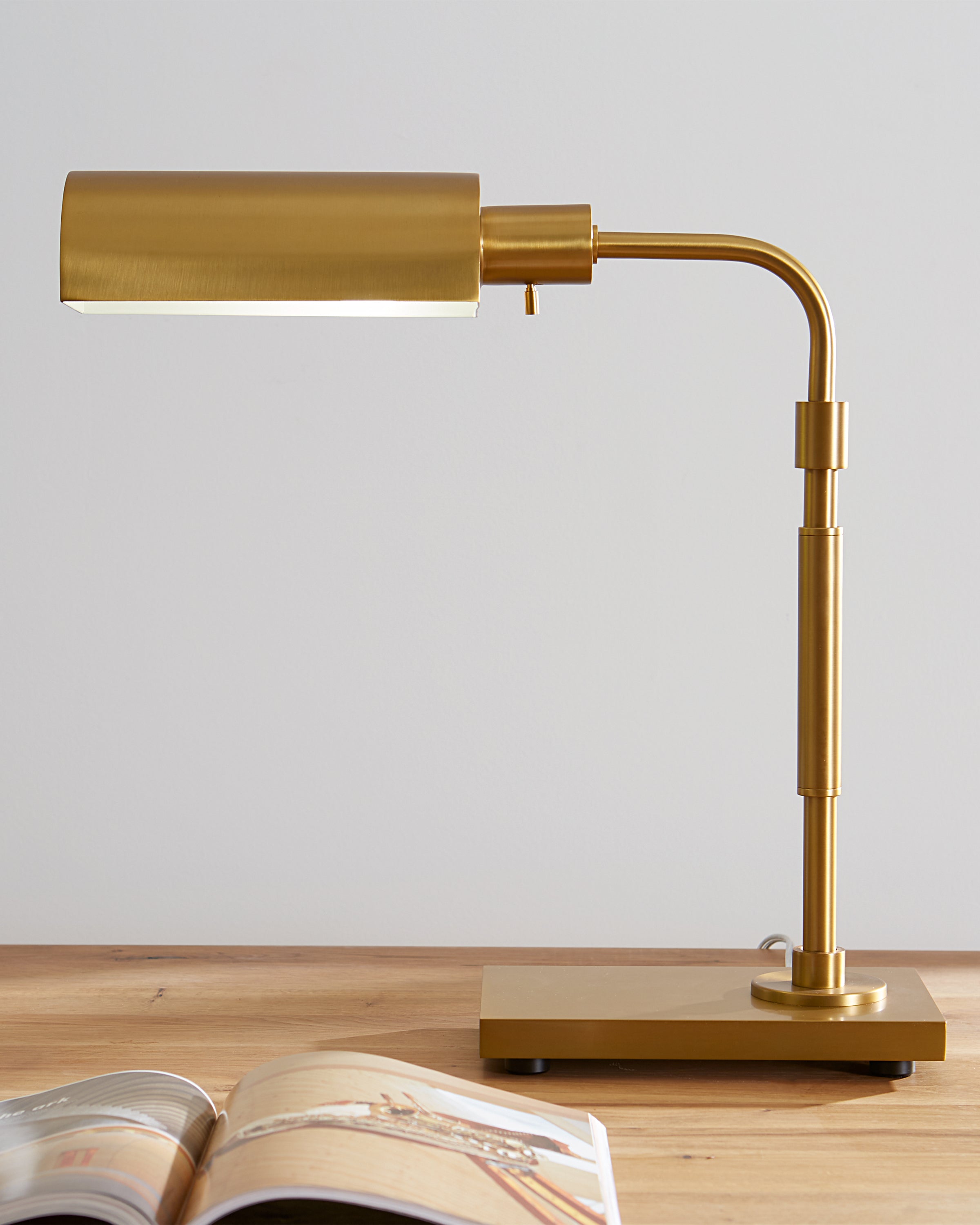 Modern Kenyon Table Lamp - Stylish LED Bedside Lamp for Bedroom, Living Room & Office - Energy Efficient Nightstand Lighting with Adjustable Brightness - Perfect for Reading, Relaxing & Decor