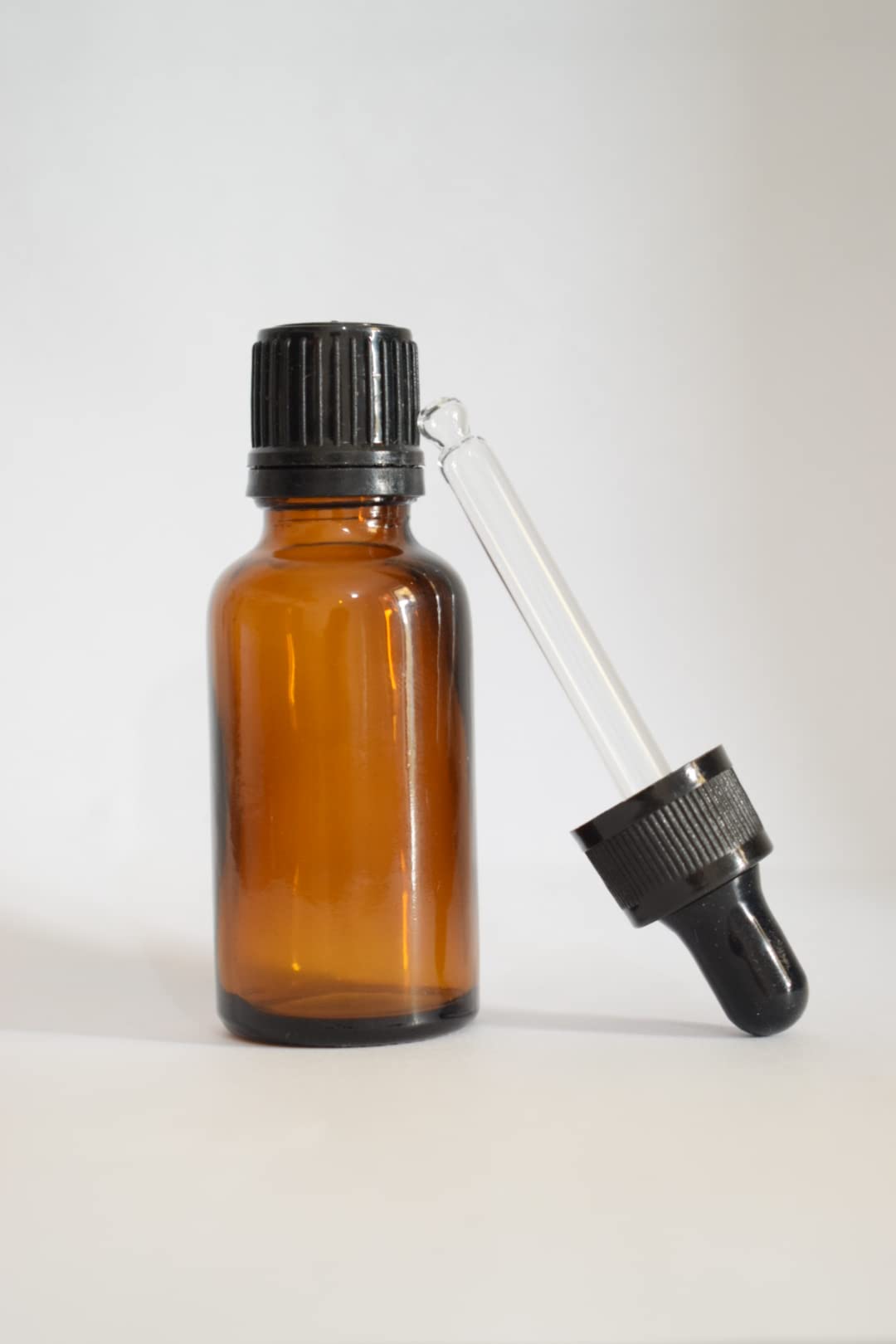 Herbdale 15ml Round Amber Glass Bottles with Dropper & Leak-Proof Cap (Pack of 6) - Essential Oil Bottles, Perfume Containers, Cosmetic Serum Storage - Ideal for DIY Blends, Travel Size Liquids & Aromatherapy