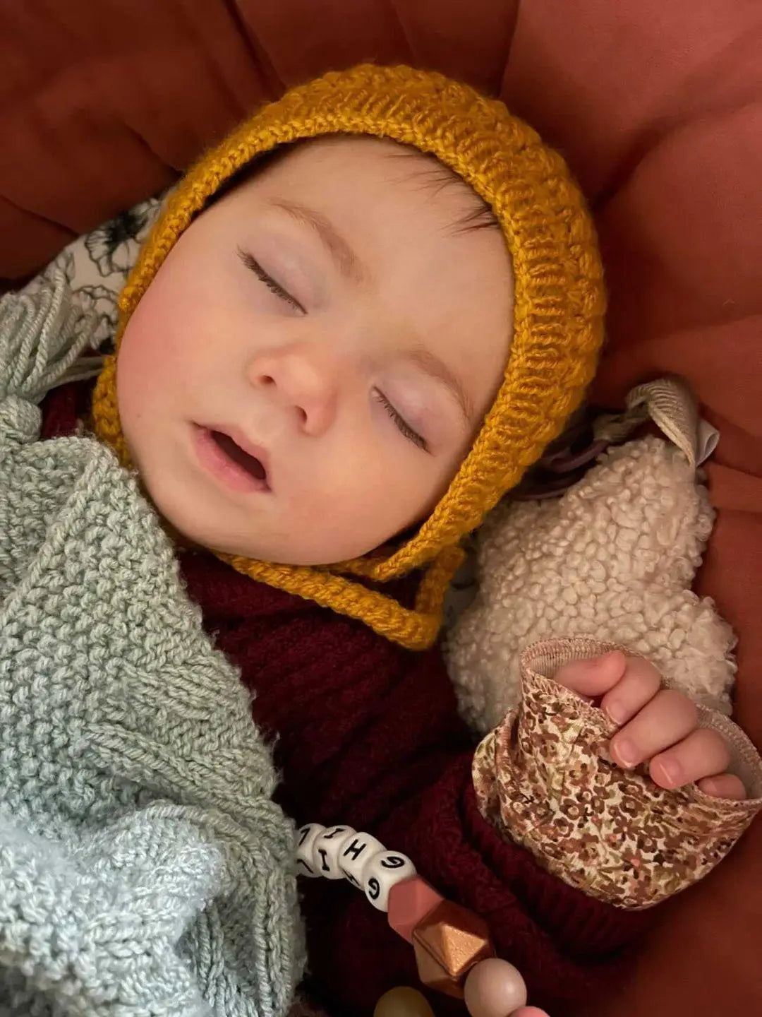 Winter Bonnet for Baby - Soft & Warm Knitted Hat for Newborns & Toddlers - Perfect for Cold Weather, Outdoor Activities & Holiday Photos