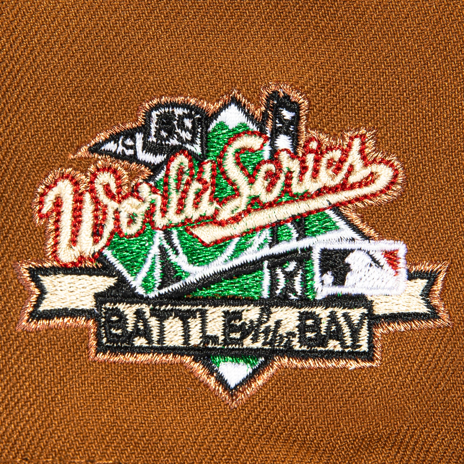 New Era 59Fifty Oakland Athletics Battle of the Bay Patch Script Hat - Khaki & Black Baseball Cap for Men - Perfect for Baseball Games, Streetwear Fashion & Fan Collections