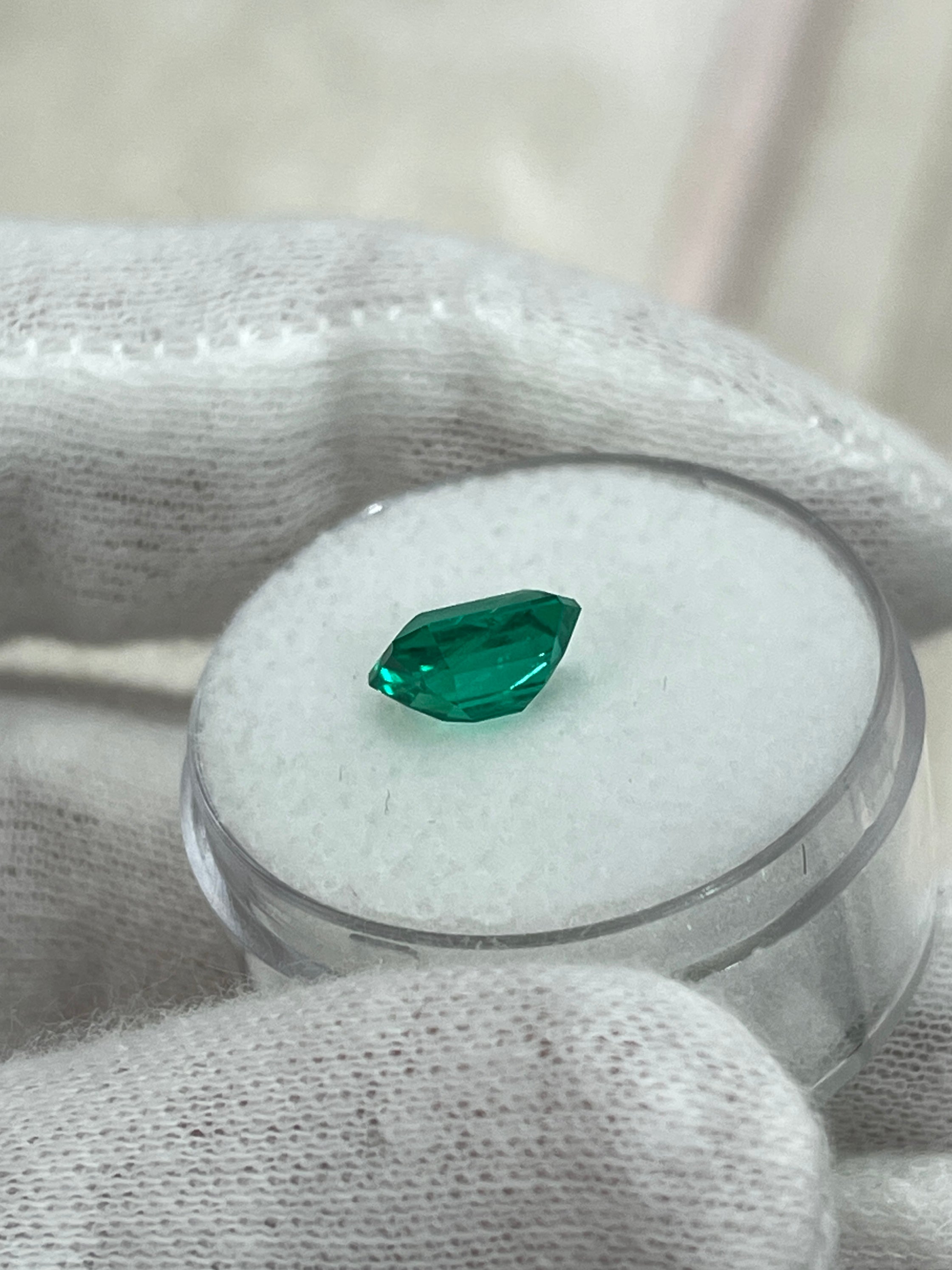 1.49 Carat 8x6mm Vivid Bluish Green Colombian Emerald Gemstone - Emerald Cut Natural Loose Gem for Jewelry Making & Engagement Rings