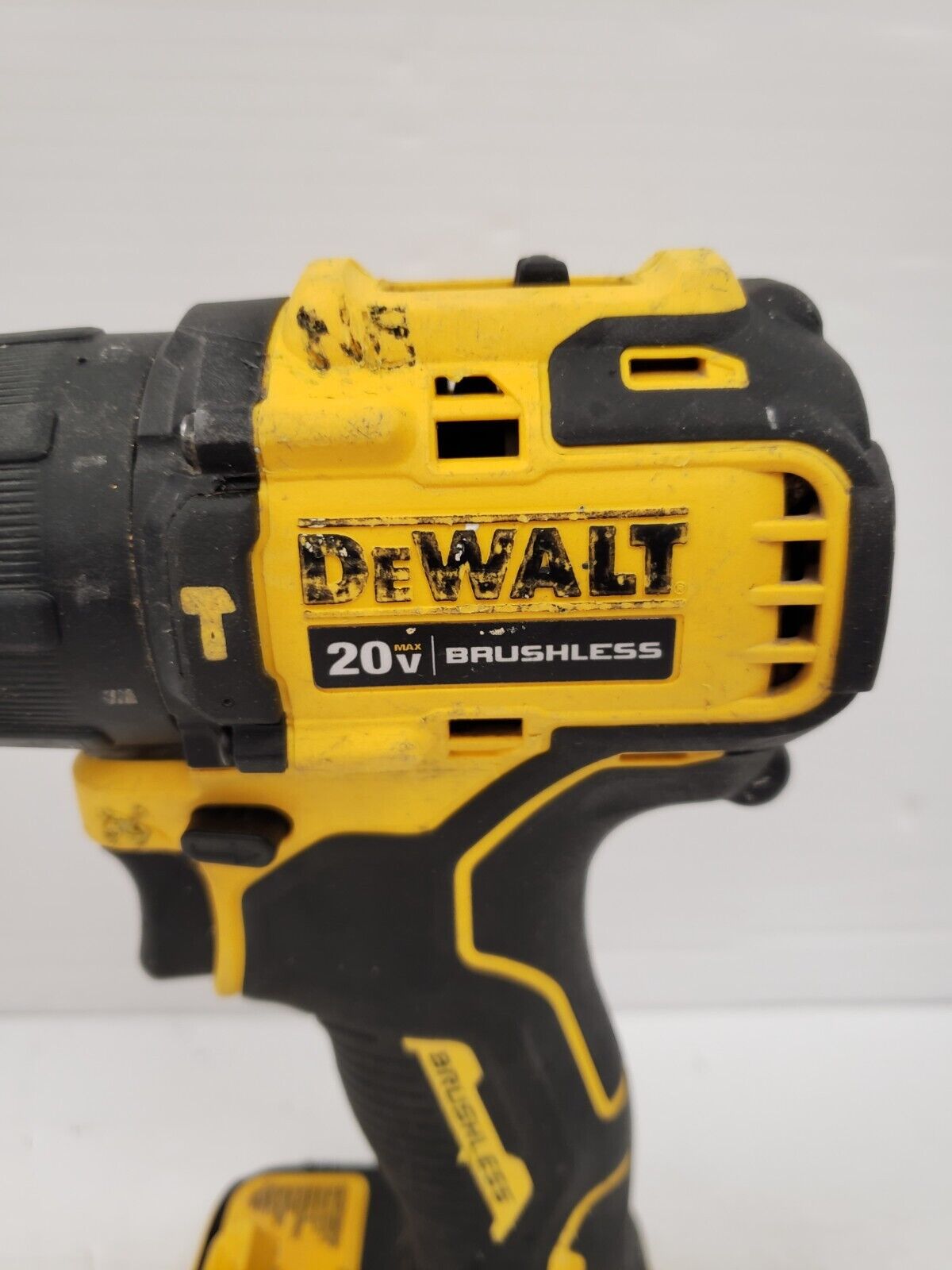 DEWALT DCD709 20V MAX XR Brushless Hammer Drill/Driver - Powerful Cordless Drill for Wood, Metal & Masonry - Ideal for DIY, Construction & Home Improvement Projects