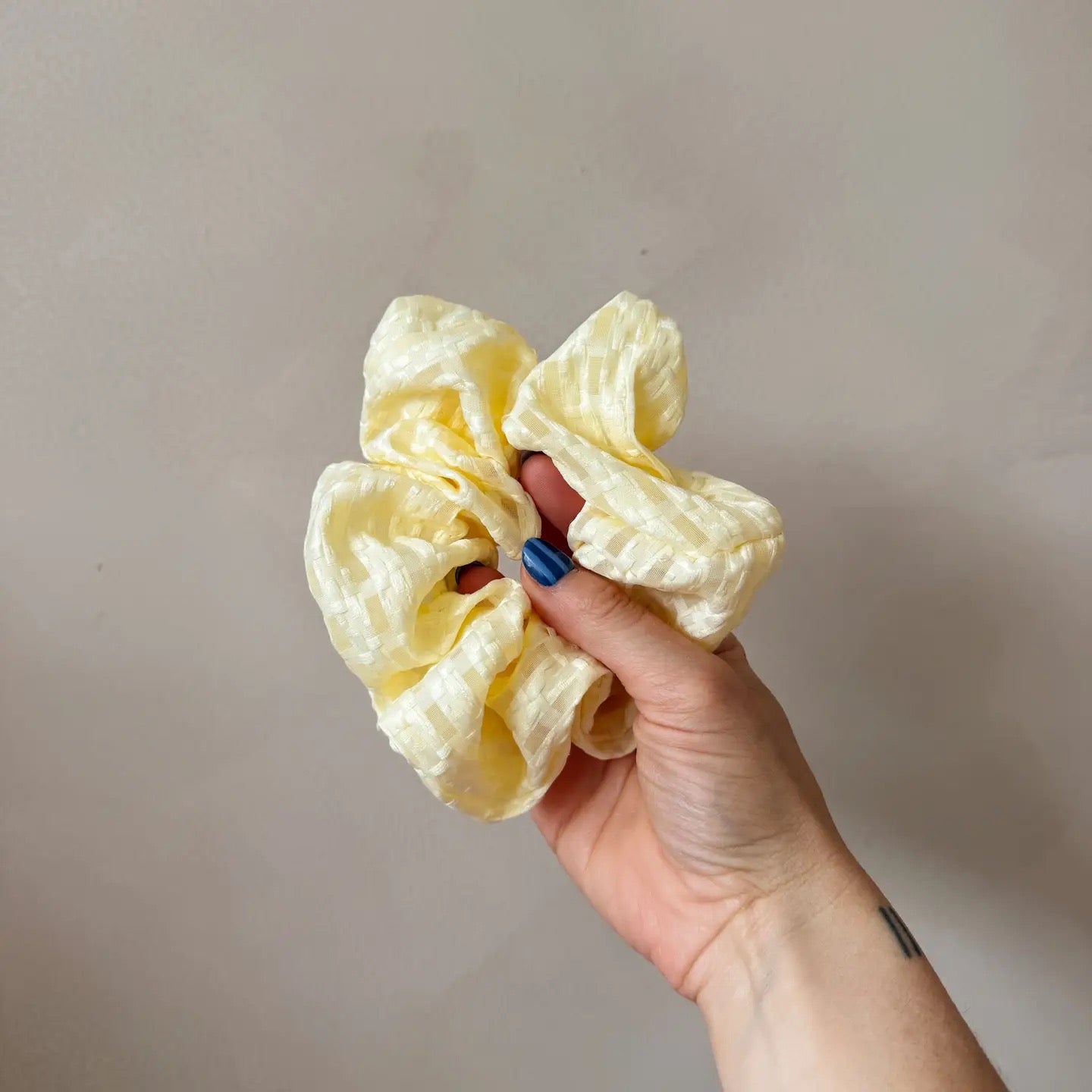 Premium Soft Fabric Hair Scrunchies - 6 Pack Stretchy Ponytail Holders for Women & Girls - Perfect for Workouts, Yoga, and Everyday Use