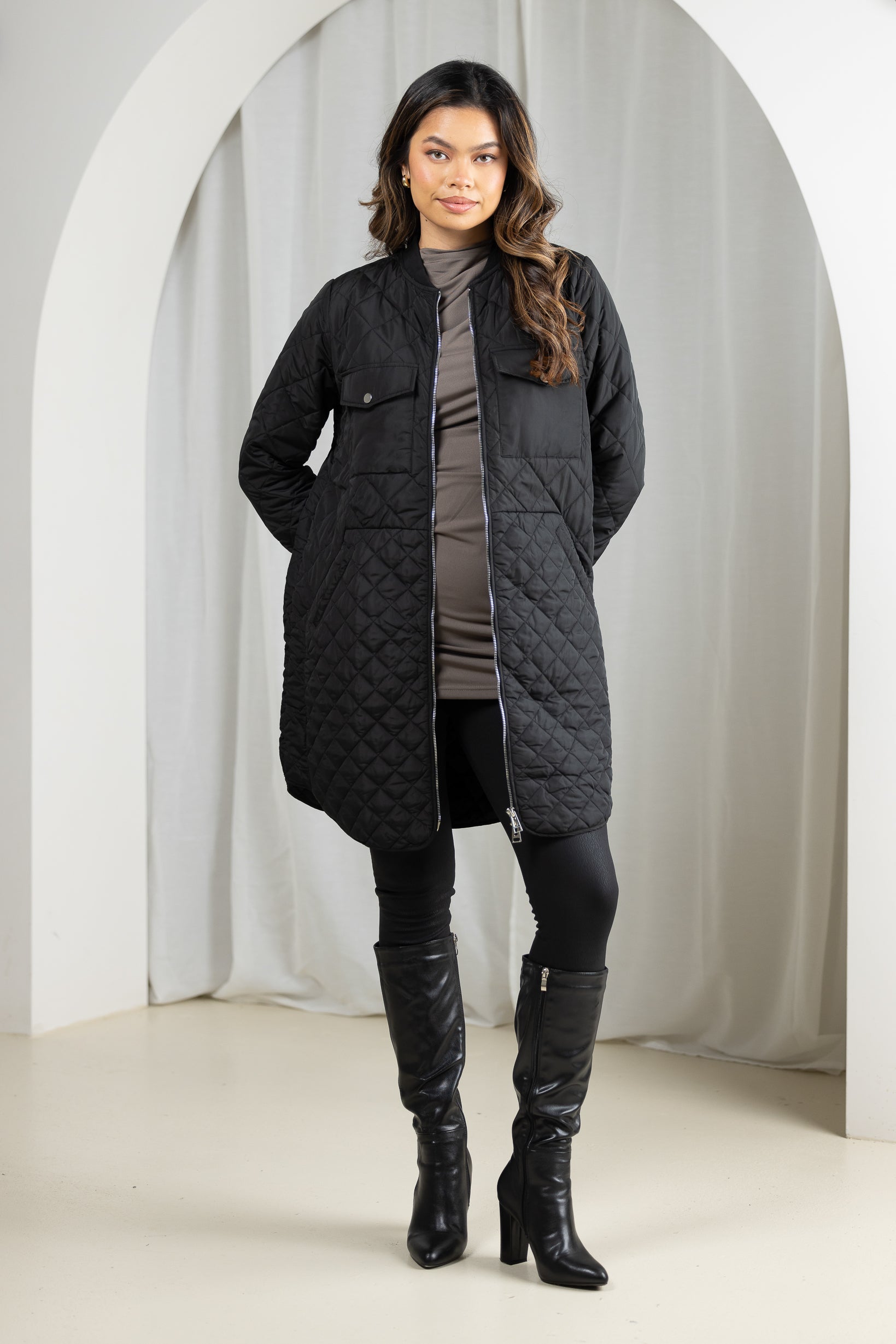 Bubble Puffer Jacket for Women & Men - Lightweight Winter Coat with Quilted Design - Perfect for Outdoor Activities, Skiing, and Cold Weather Fashion