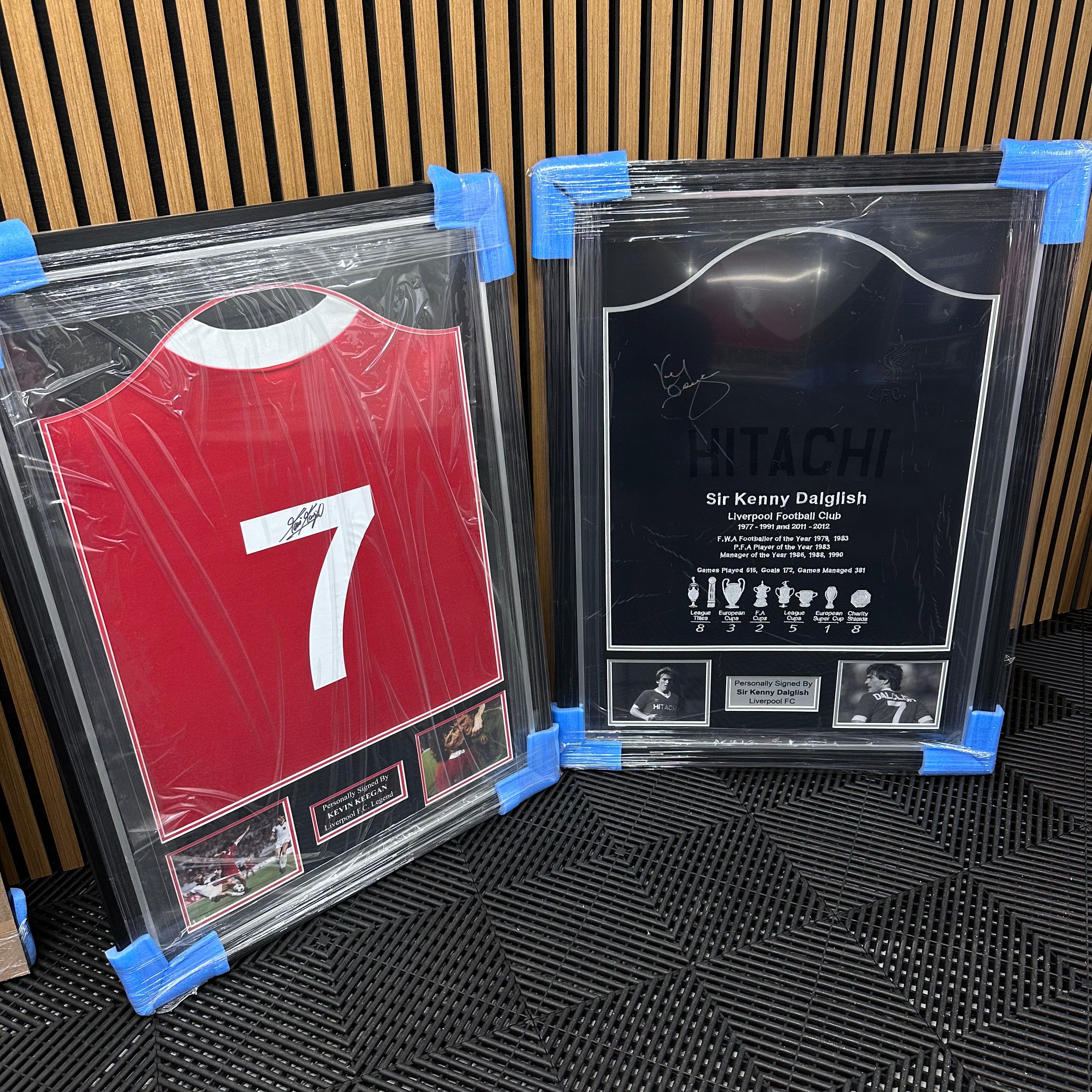 2 X LIVERPOOL LEGENDS FRAMED SHIRTS - Authentic Football Jersey Display for Home & Office Decor - Perfect Gift for Soccer Fans & Sports Memorabilia Collectors