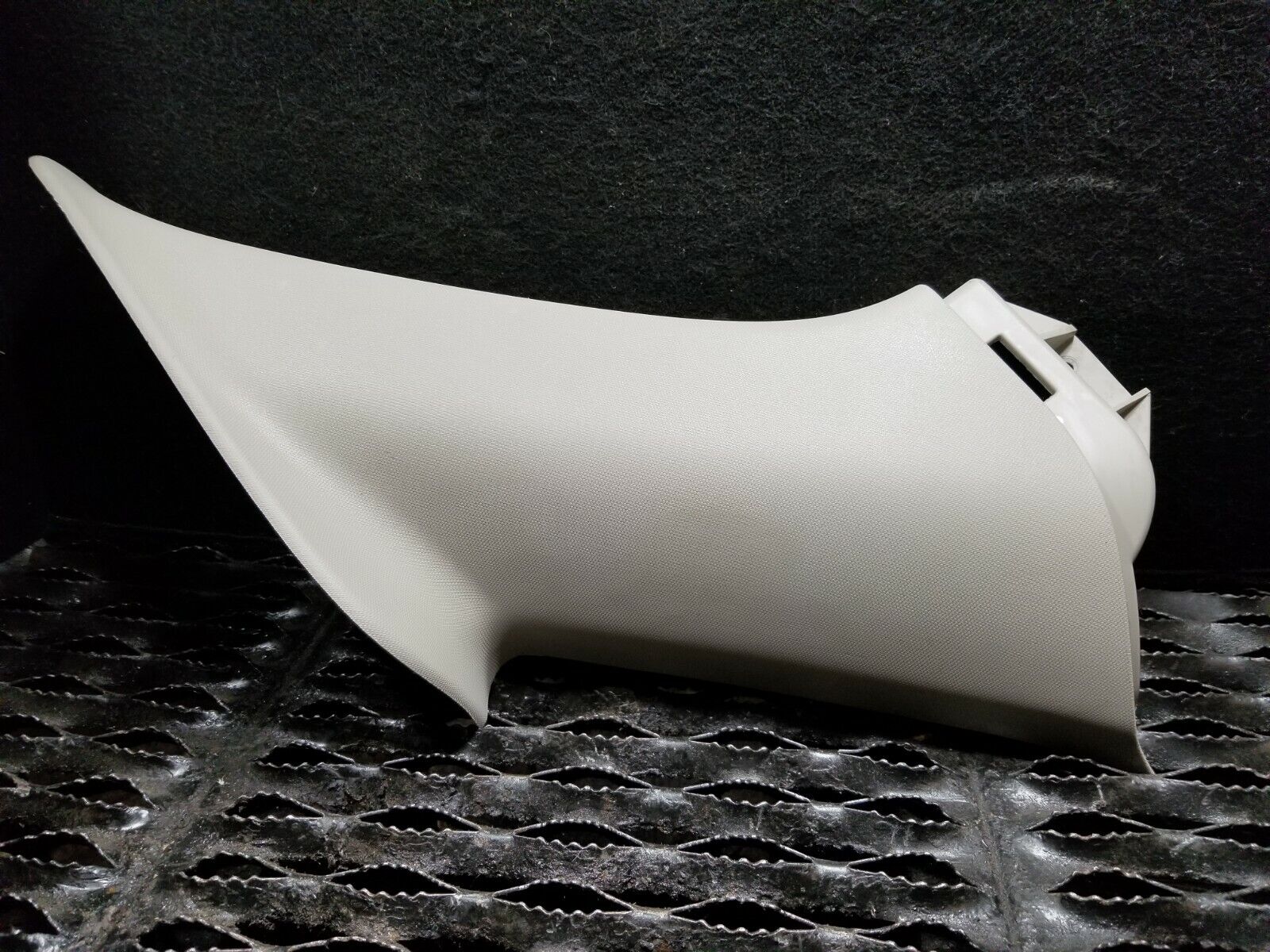 2005-2007 Dodge Magnum Left Rear C-Pillar Trim Cover - OEM Replacement Part - Perfect for Interior Restoration & Car Customization