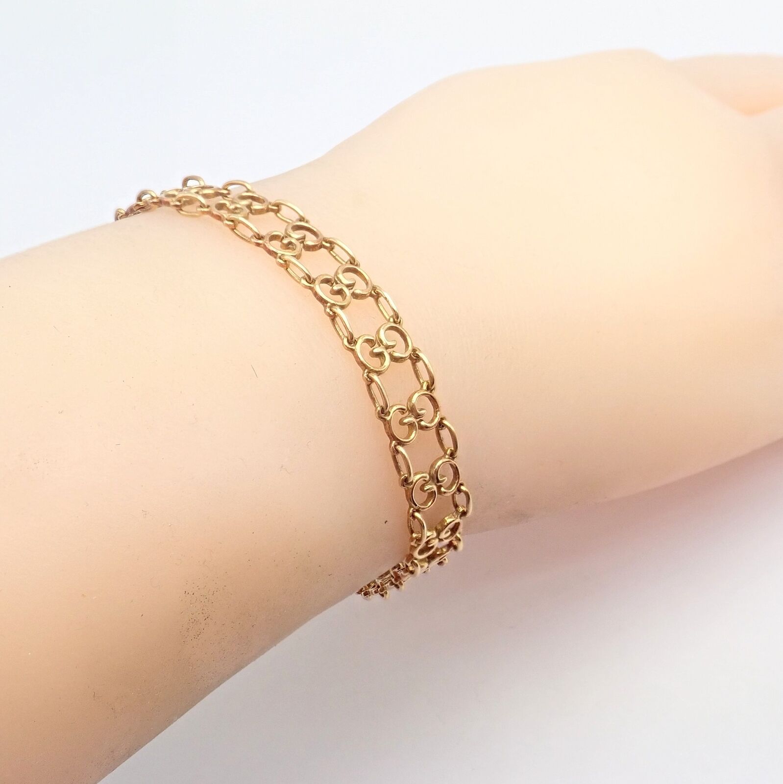 Authentic Vintage Gucci 18k Yellow Gold Logo Bracelet for Women - Luxury Fashion Jewelry Gift for Birthday, Anniversary & Special Occasions