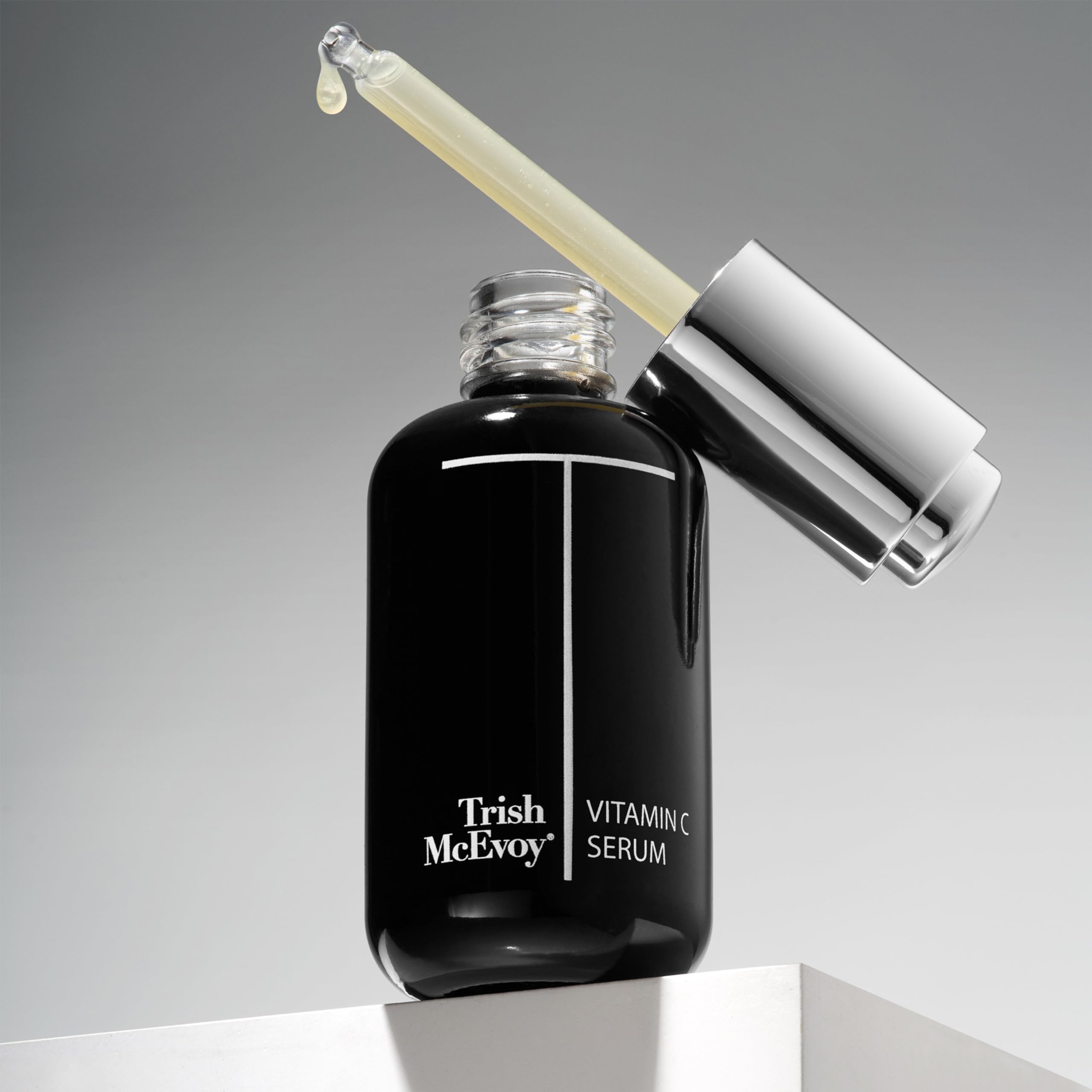 Trish McEvoy Even Skin 15% Vitamin C Serum for Face - Brightening & Anti-Aging Treatment - Reduces Dark Spots & Wrinkles - Perfect for Morning Skincare Routine & Pre-Makeup Application
