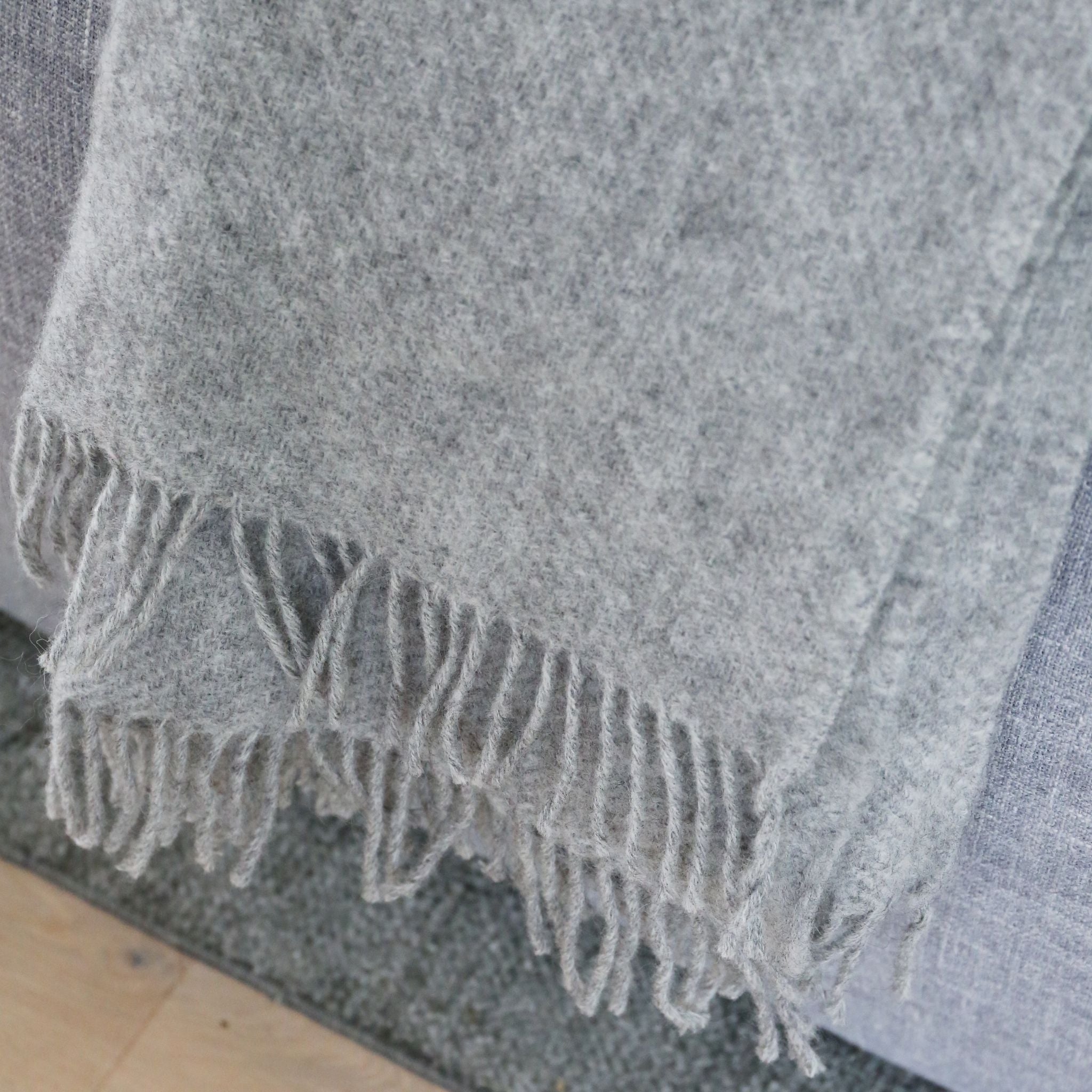 Premium Klippan Gotland Wool Throw Blanket - Soft Grey Warm Knit Blanket for Sofa, Bed & Travel - Cozy Home Decor & Winter Essential