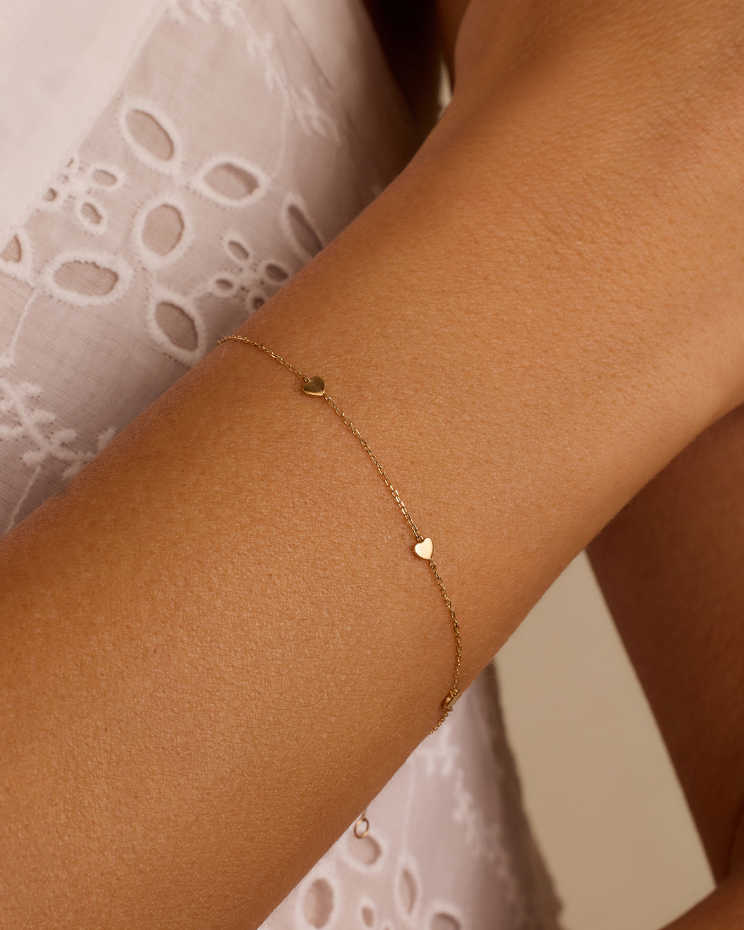 14K Gold Amour Heart Bracelet for Women - Elegant Dainty Love Heart Charm Bracelet - Perfect Gift for Valentine's Day, Anniversary & Special Occasions