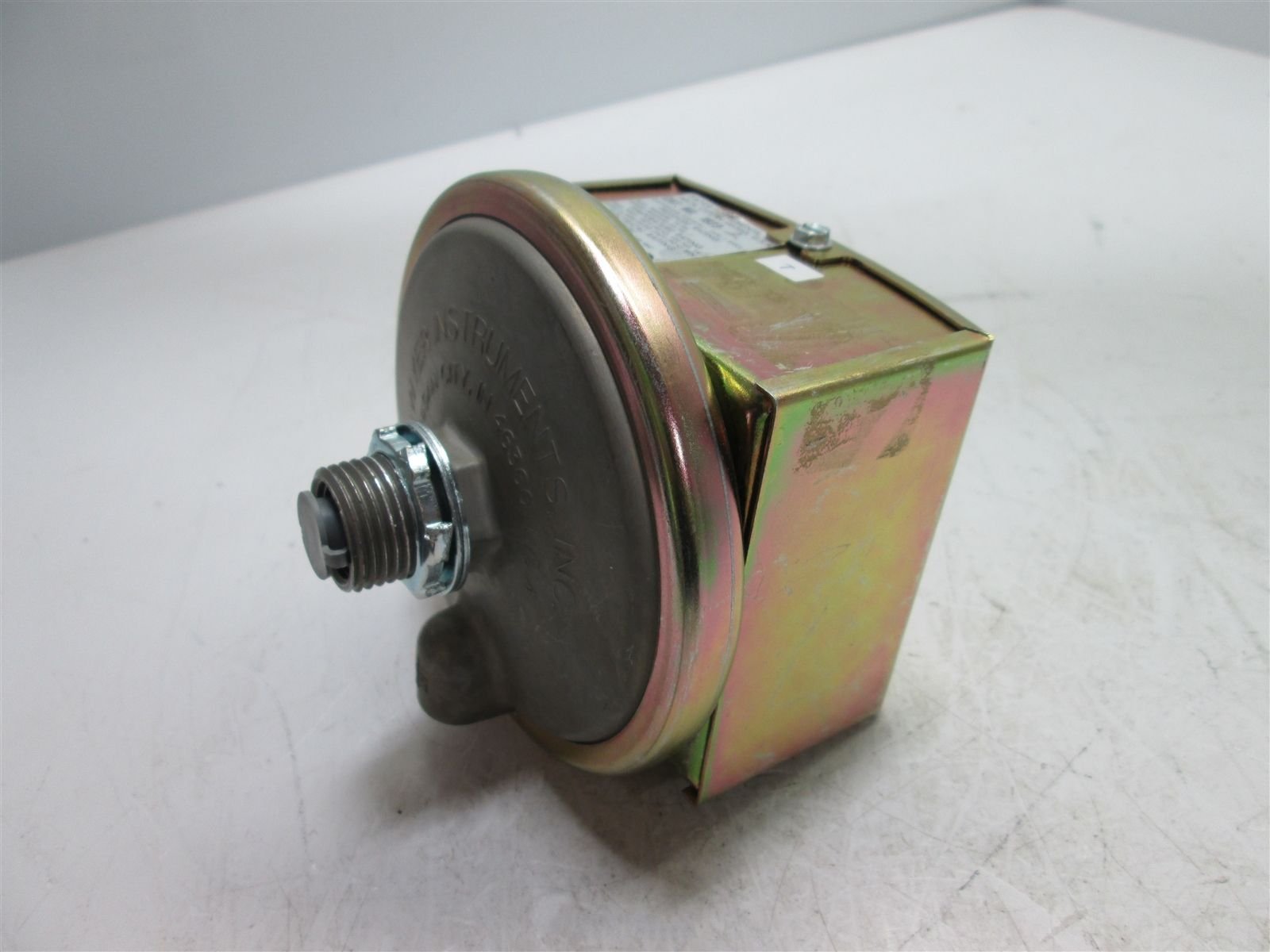Dwyer® 1823-2 Low Differential Pressure Switch 0.50-2.0