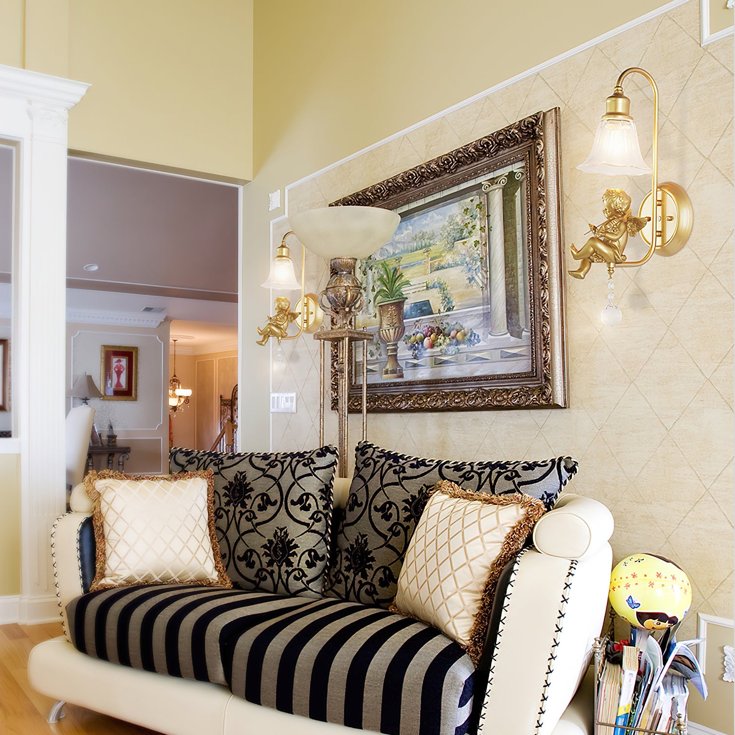 Art Angel Wall Lamp - Elegant Decorative Lighting for Bedroom, Living Room & Hallway - Perfect for Home Decor & Ambiance