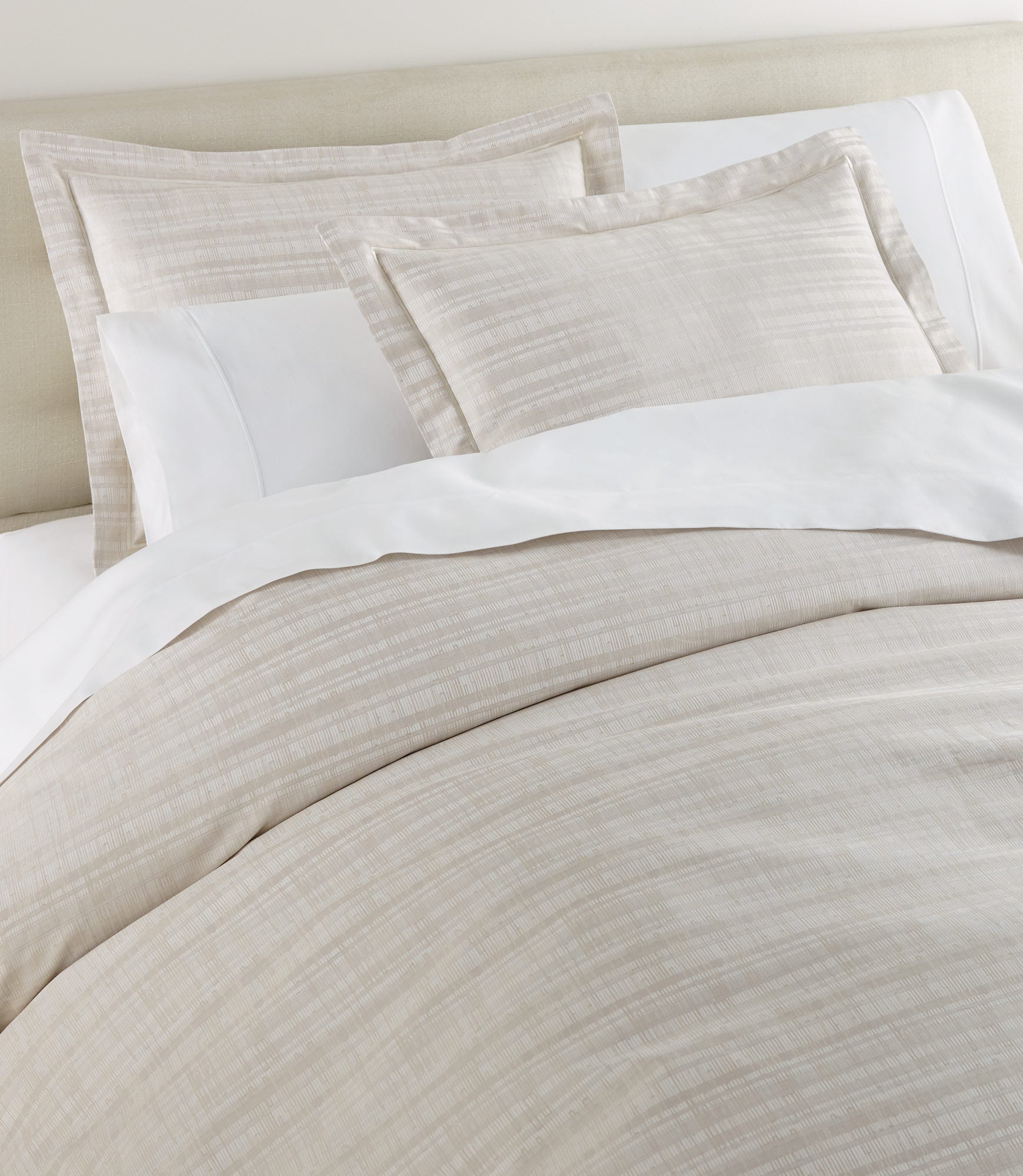 Luxury Biagio Jacquard Duvet Cover Set - Premium Soft Bedding for Queen/King Size - Elegant Home Decor for Master Bedroom & Guest Room