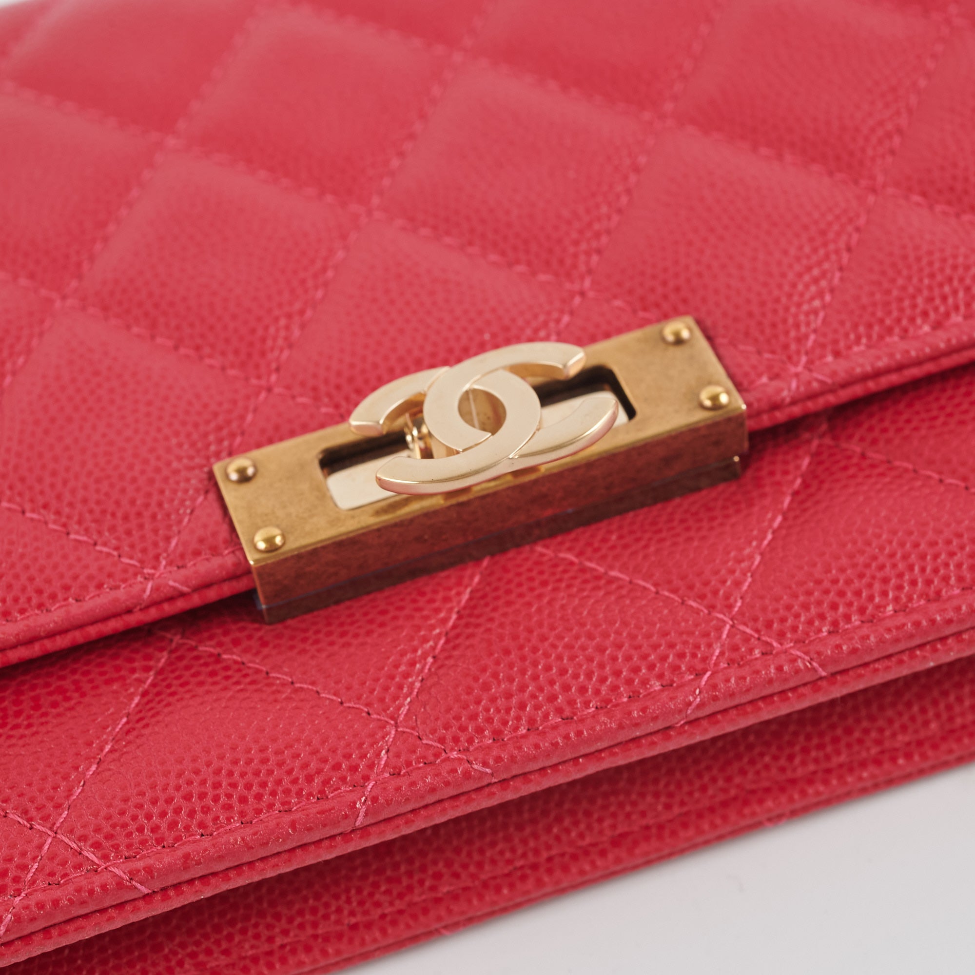 Chanel Caviar Leather Wallet on Chain - Pink Crossbody Bag for Women | Luxury Designer WOC for Evening Out & Special Occasions