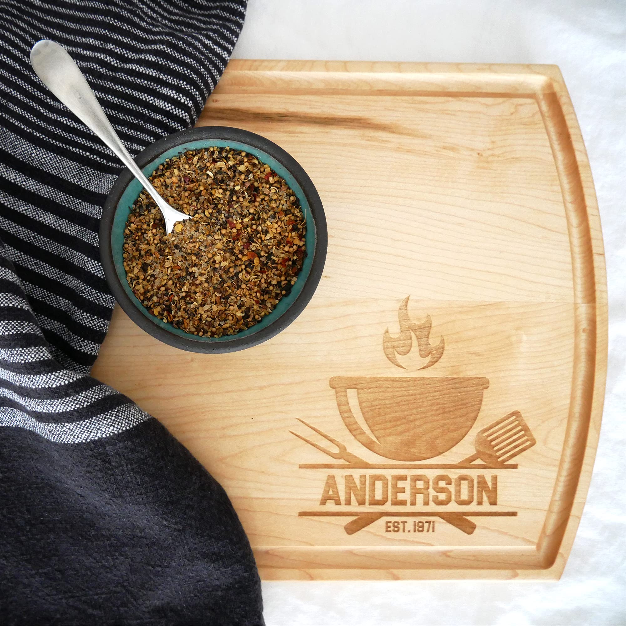 Personalized Engraved Wooden Cutting Board for Couples - Unique Wedding Gift for Bride & Groom - Custom Anniversary Gift - Perfect for Kitchen Use & Housewarming Present