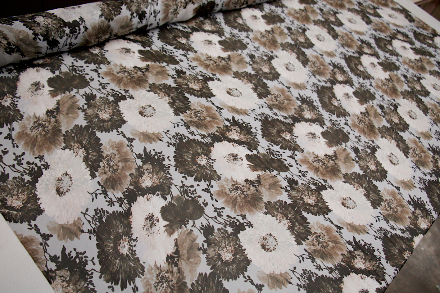 Luxury Charmeuse Silk Chiffon Fabric - Soft & Elegant Material for Dresses, Scarves & Home Decor | Perfect for Evening Gowns, Bridal Wear & DIY Fashion Projects