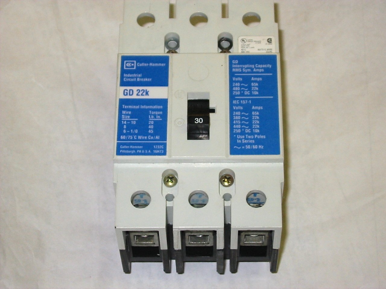 Cutler Hammer GD3030 30 Amp 480V 3-Pole 22KA Circuit Breaker - Heavy Duty Industrial Electrical Protection for Commercial Buildings & Manufacturing Plants